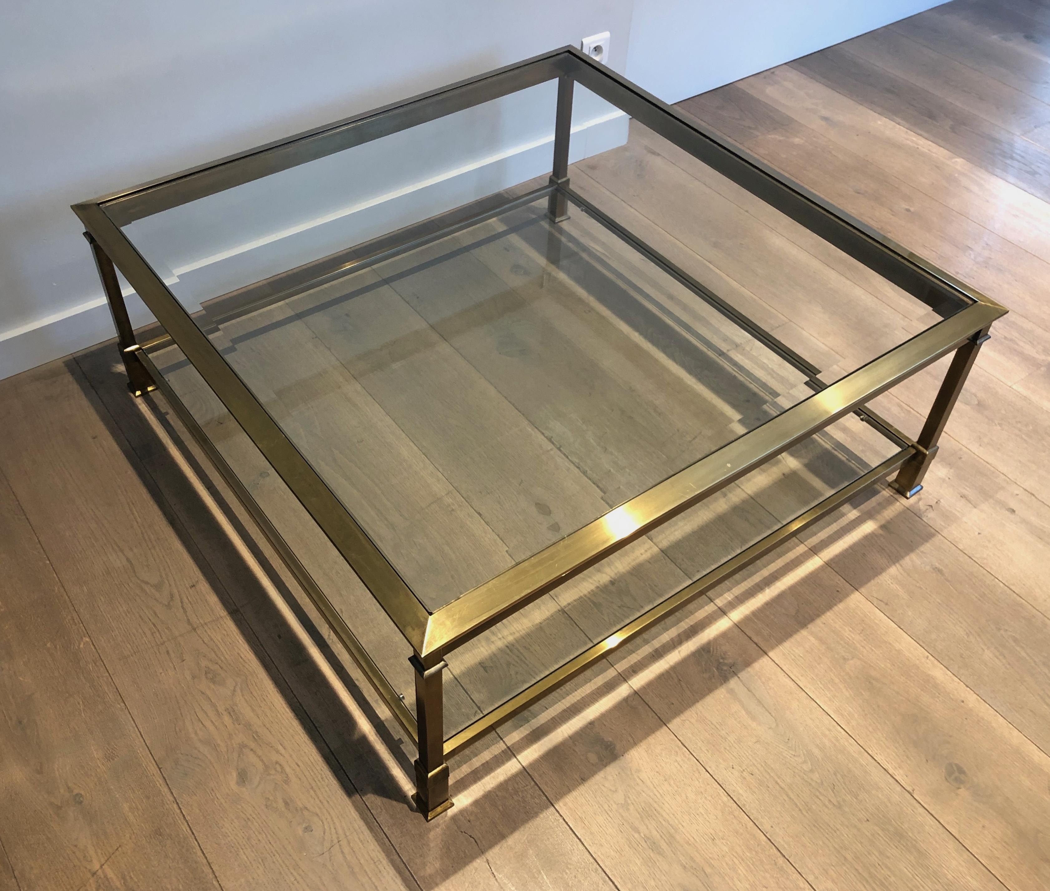 Großer quadratischer Couchtisch aus gold patiniertem, patiniertem Stahl (Gemalt) im Angebot