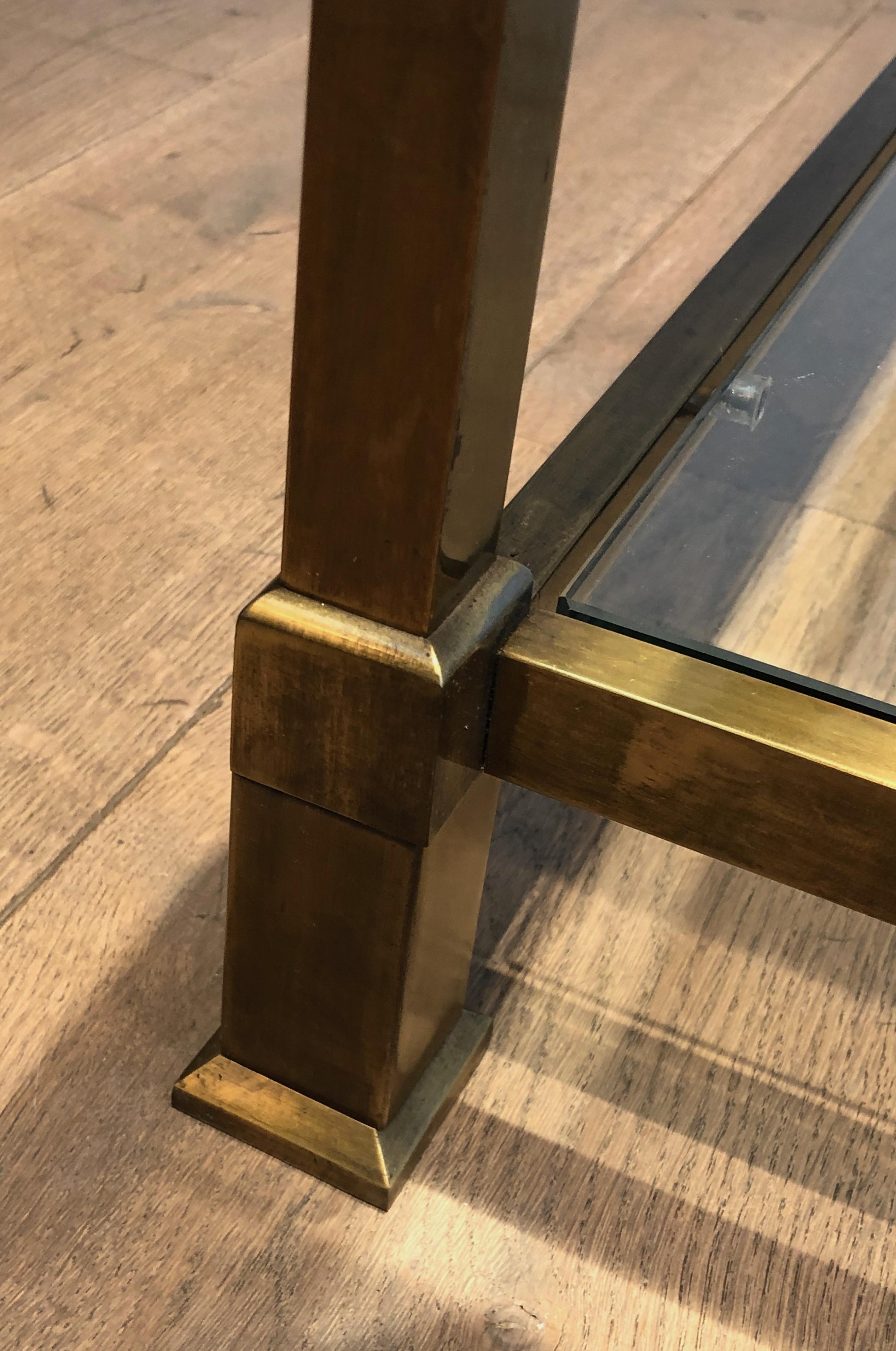 Großer quadratischer Couchtisch aus gold patiniertem, patiniertem Stahl im Angebot 1