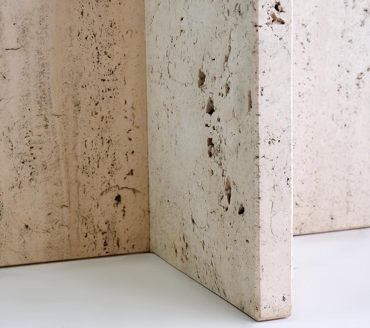 Large Square dining table in travertine and glass - Italy 1970s For Sale 3