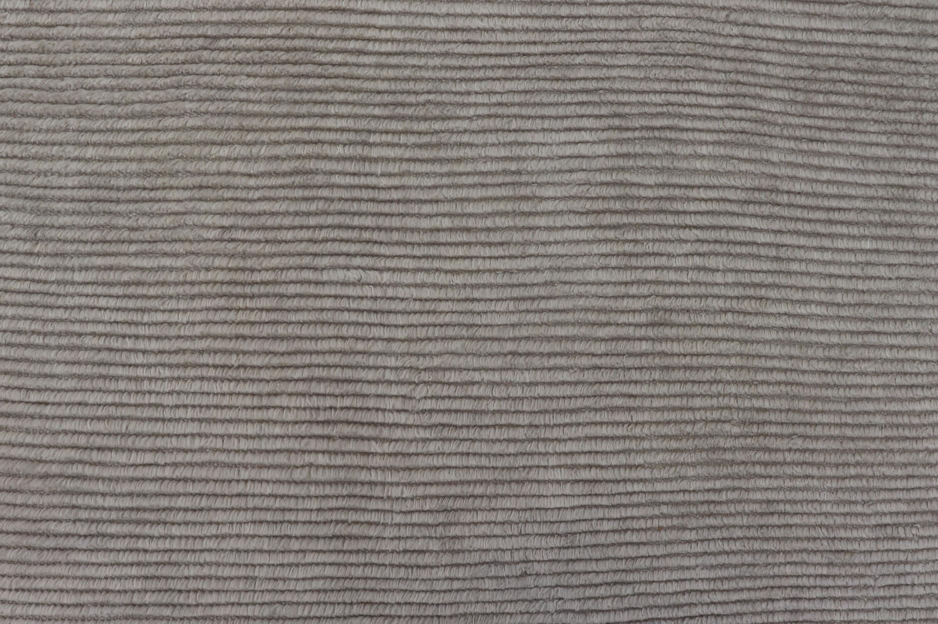 Noué à la main Grand tapis carré moderne avec motif minimaliste  Modèle blanc cassé et beige en vente