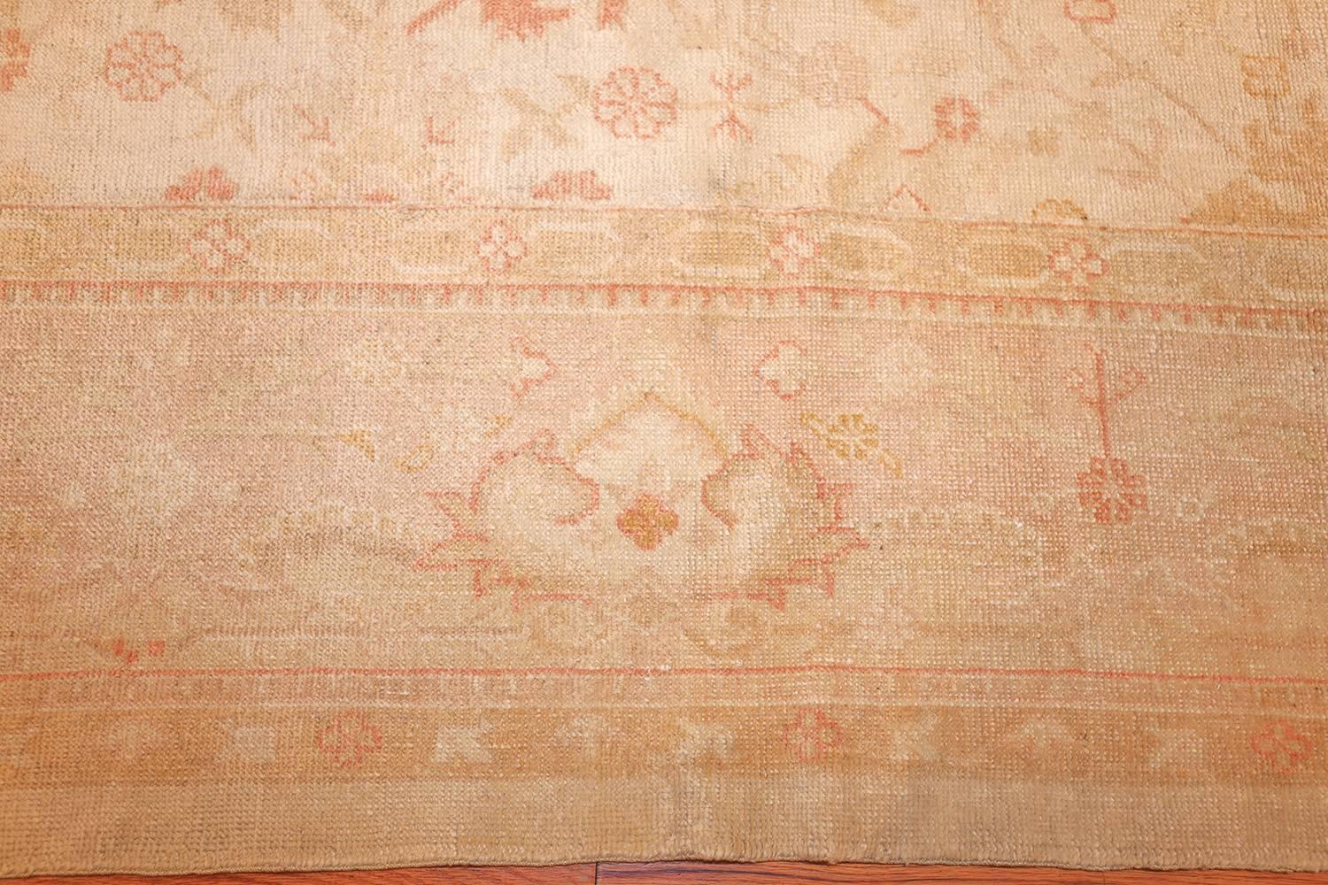 Hand-Knotted Antique Decorative Turkish Oushak Rug. Size: 14' 7