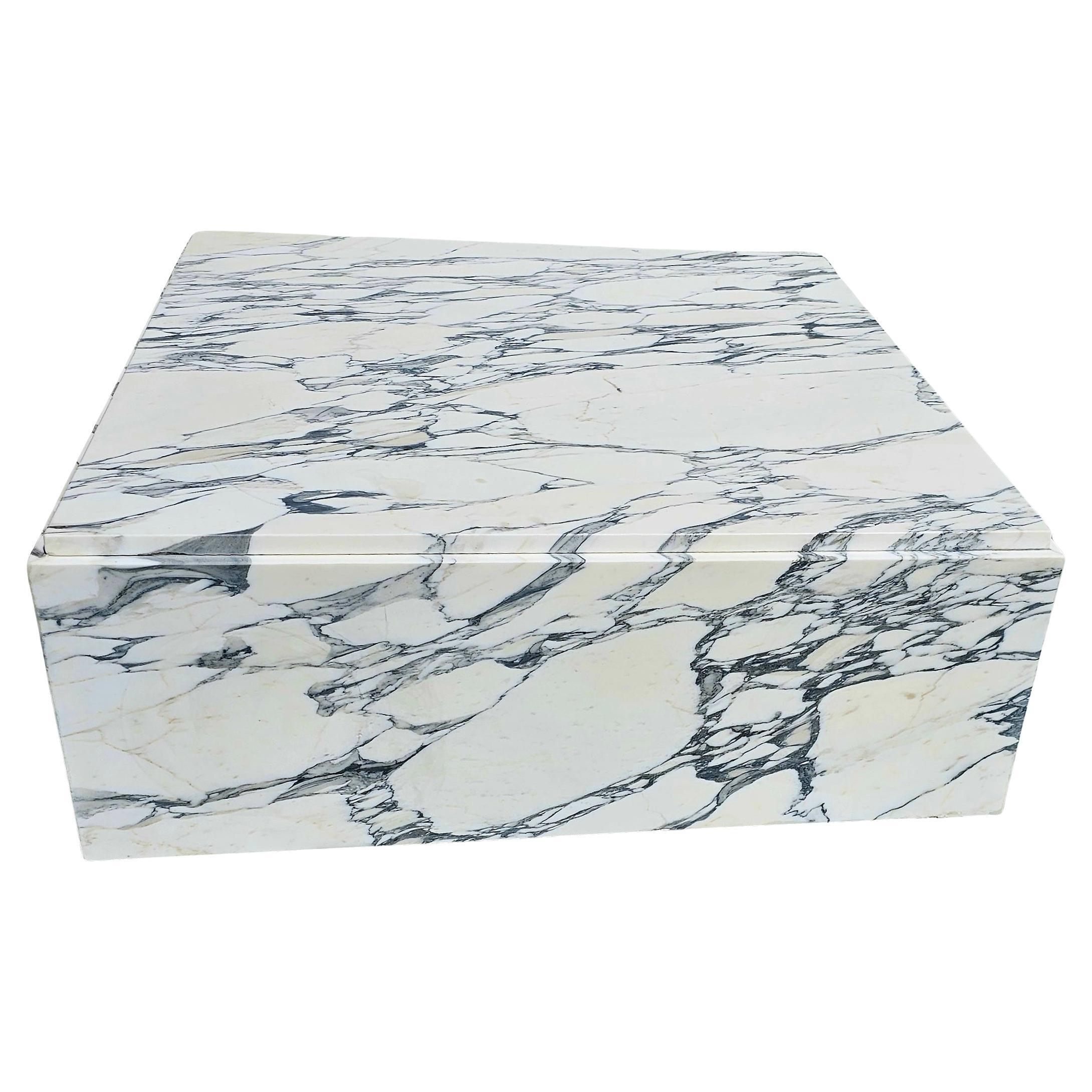 Atelier Jouvence Custom Stoneworks Couch- und Cocktailtische