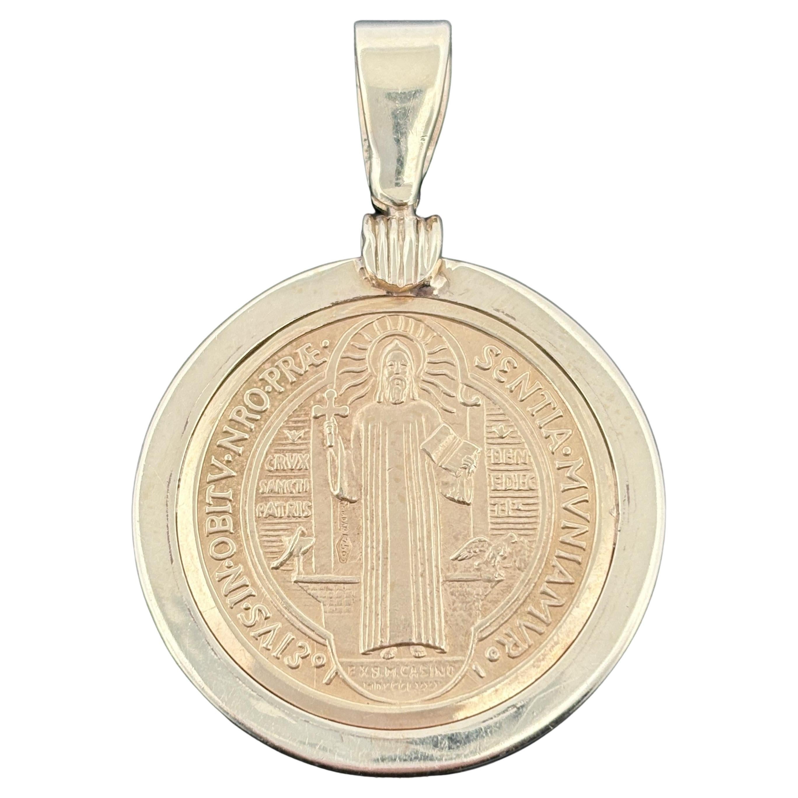 Grande Médaille Saint Benoît 18k dans un cadre 14k - 30.5mm - Italie - 15.3g en vente