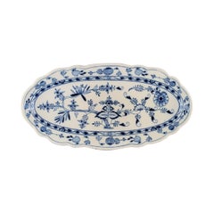 Large Stadt Meissen Blue Onion Fish Dish in Hand-Painted Porcelain