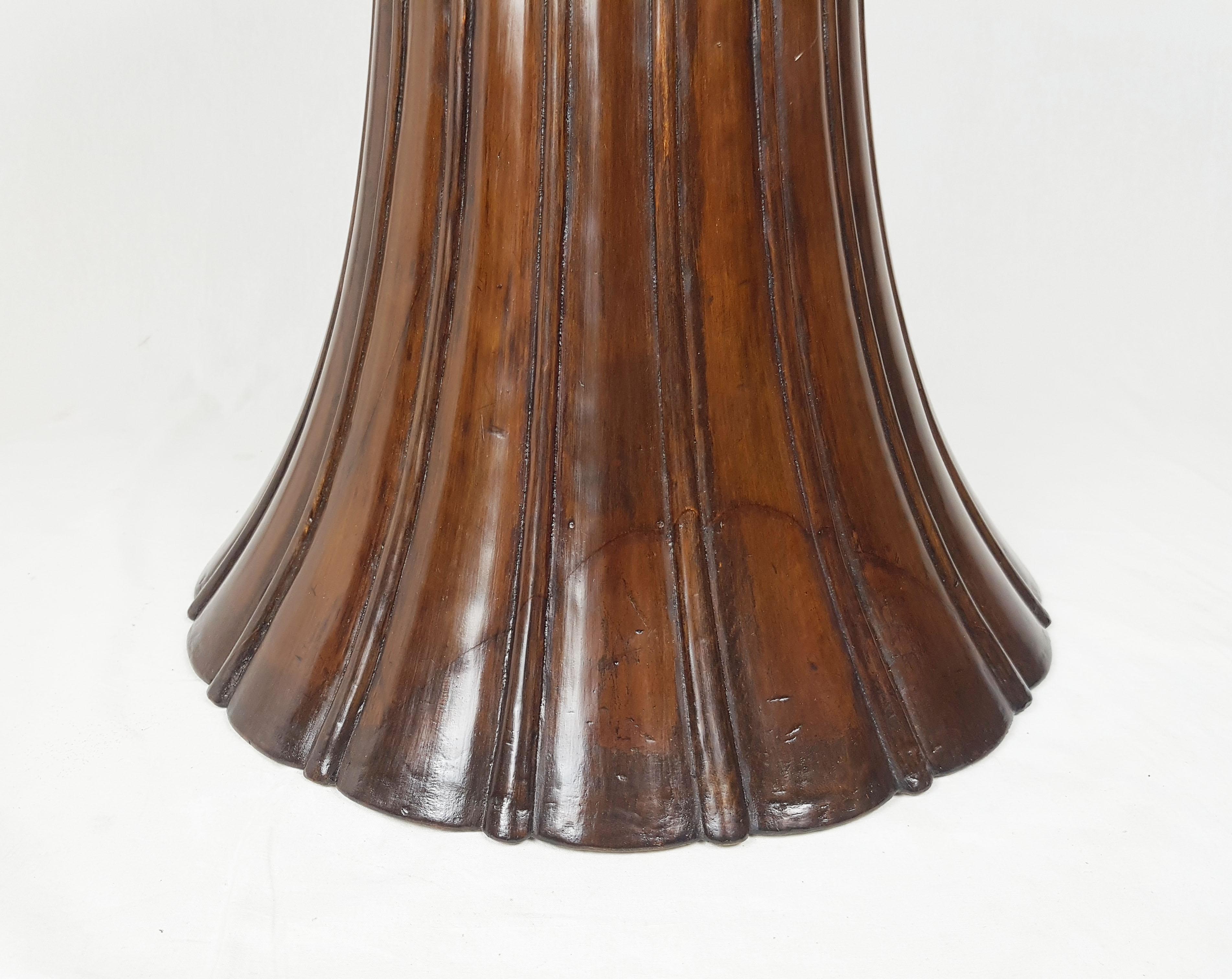 Grande table basse en bois teinté et verre des années 1930-1940 attribuée à Guglielmo Ulrich en vente 1