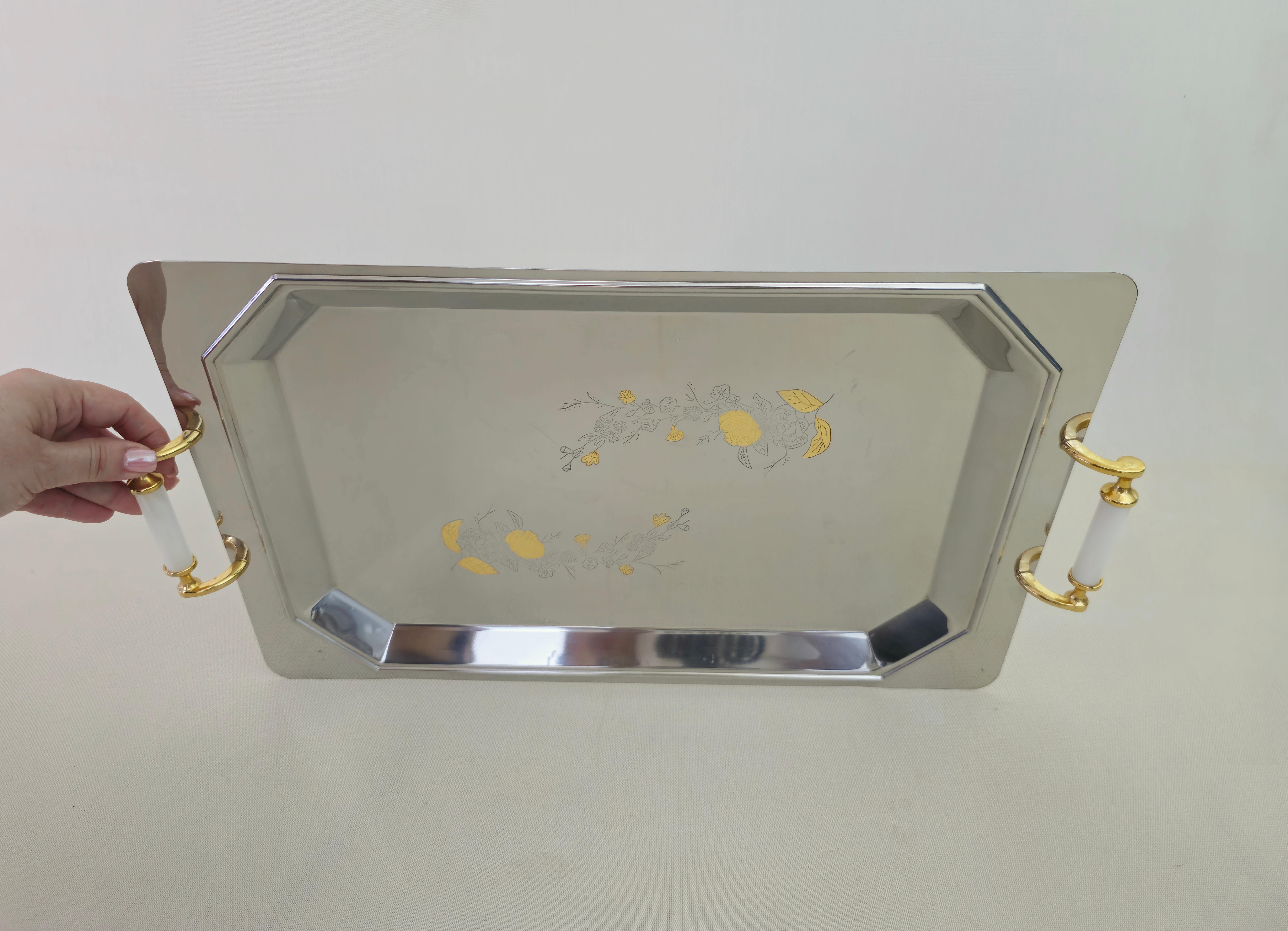 XX secolo Grande vassoio da portata in acciaio inox con decorazione in oro 24 carati Italia anni '90 in vendita
