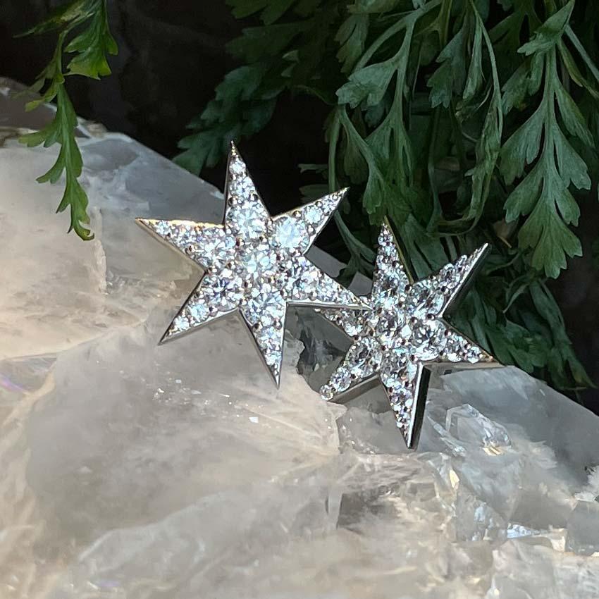 Large Star Stud Earrings featuring 14k white gold, 18 mm diameter, 38 lab diamonds = 1.49 carats. Please allow 4-6 weeks for delivery.

ABOUT THE ARTIST: ELLIE THOMPSON

An enthusiastic traveler with an adventurous spirit, Ellie Thompson is