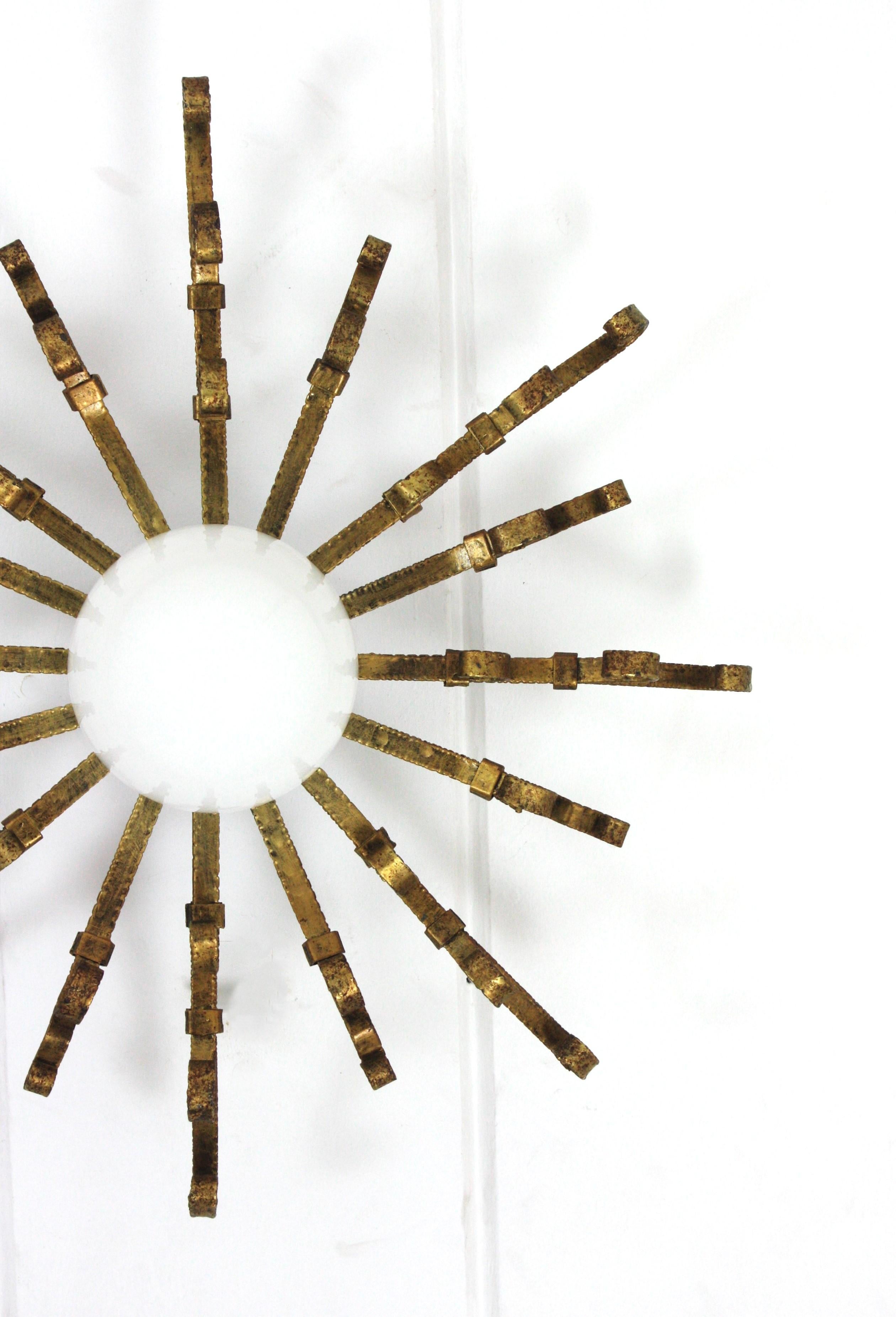 Large Starburst Sunburst Ceiling Light Fixture with Milk Glass Globe In Good Condition For Sale In Barcelona, ES
