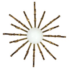Plafoniera Starburst Sunburst grande con globo in vetro latteo