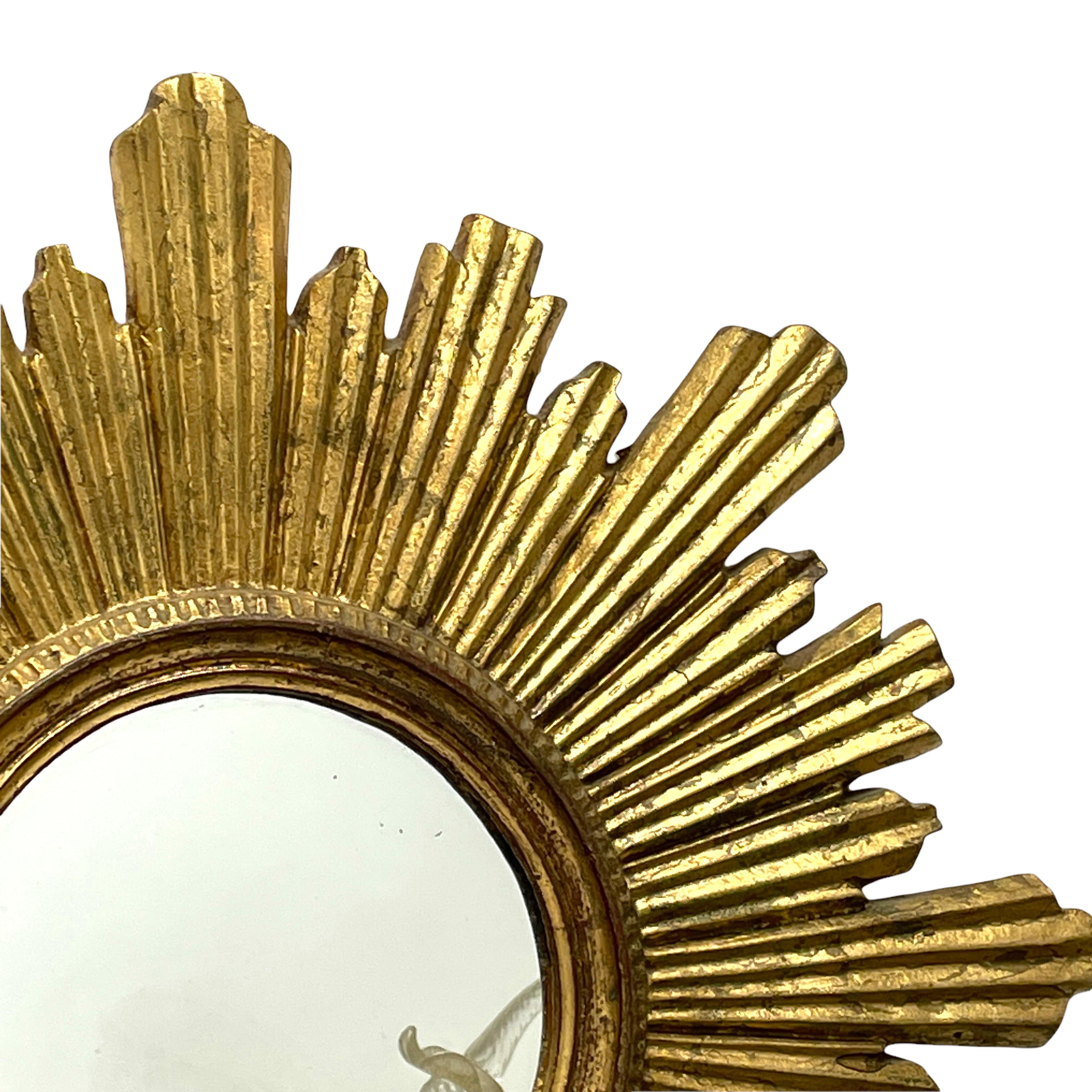 Large Starburst Sunburst Gilded Wood and Stucco Mirror, circa 1930s In Good Condition In Nuernberg, DE