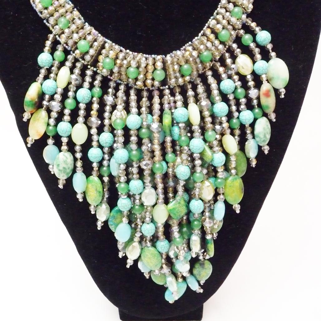 Women's or Men's large statement-collier, tourquiose and Swarovsky pearls, eyecatcher in green For Sale