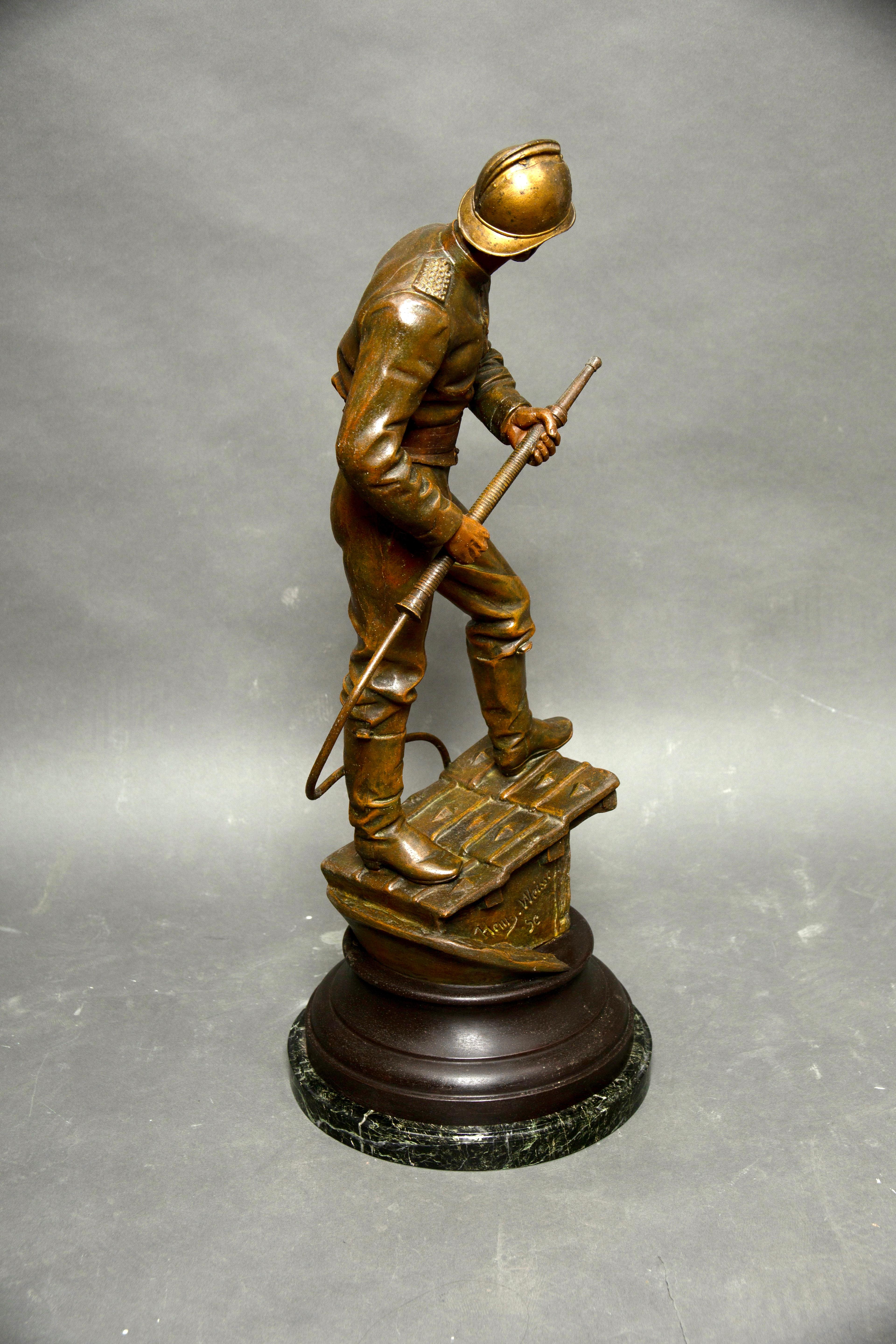 Metal Large statue fireman of Paris patina bronze by Henry Weisse 19th For Sale