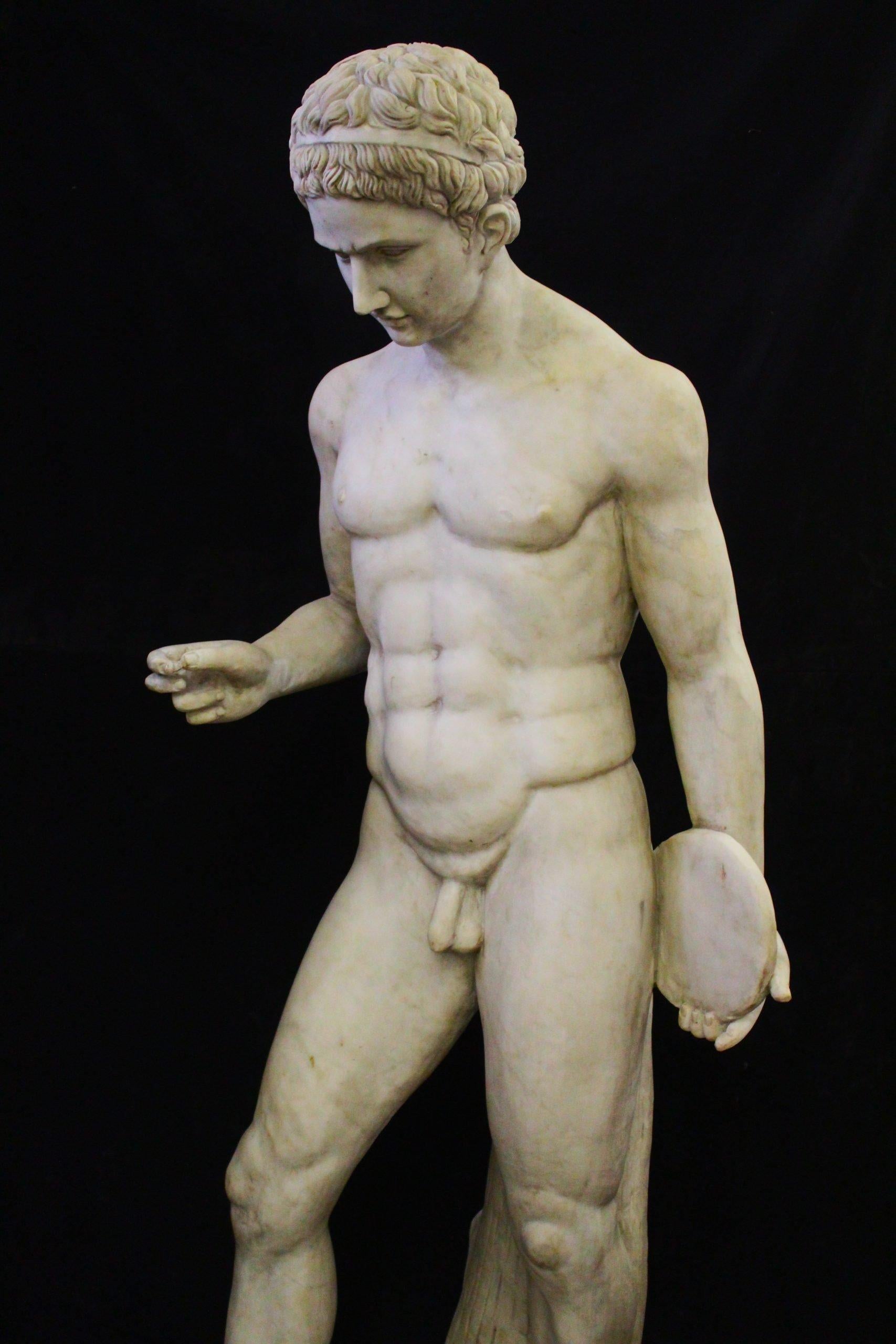 Large statue of a discus thrower in marble For Sale 2