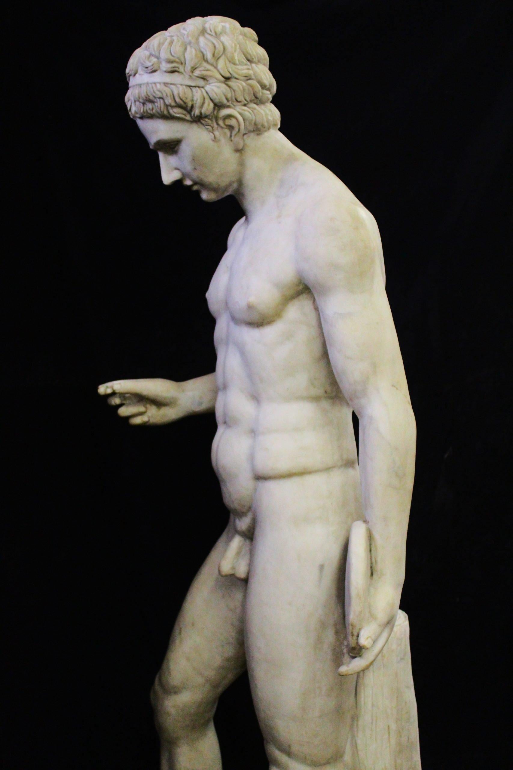 Large statue of a discus thrower in marble For Sale 3