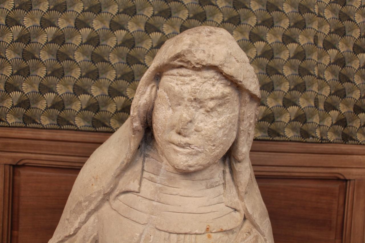 French Large Statue of Saint Anne in Limestone XVth For Sale