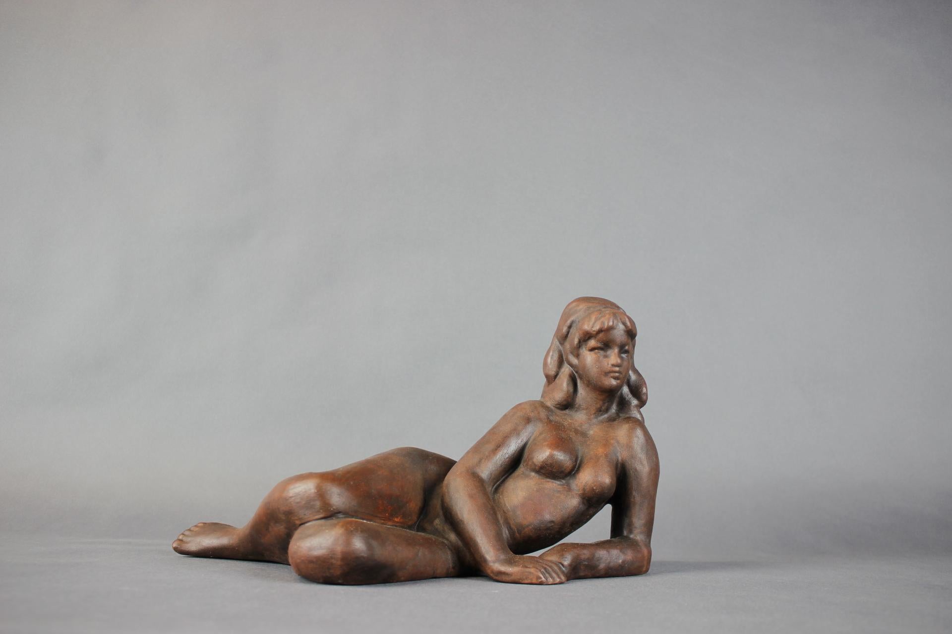 Gran estatuilla de Acto de Bohumil Kokrda, Checoslovaquia, años 80 Moderno de mediados de siglo en venta