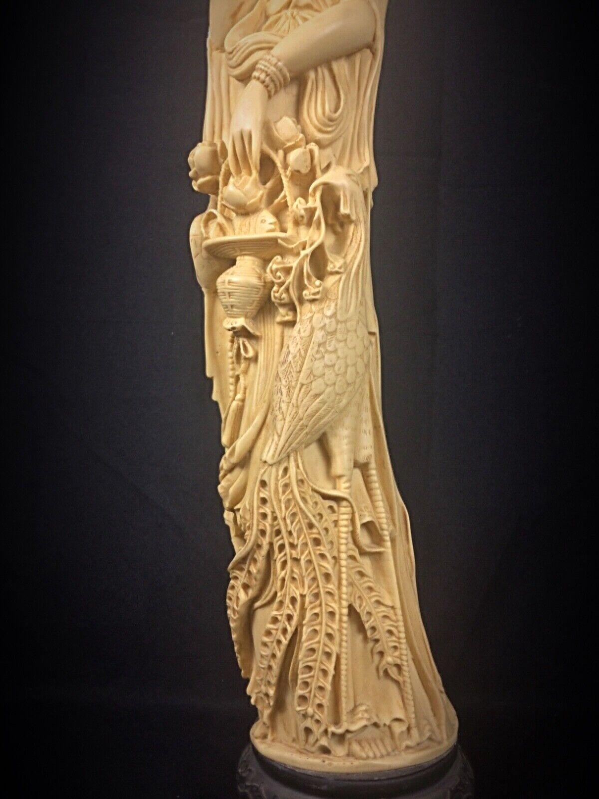 French Large Statuette of an Asian Woman with Peacock Decor - Resin - 2Y91 For Sale
