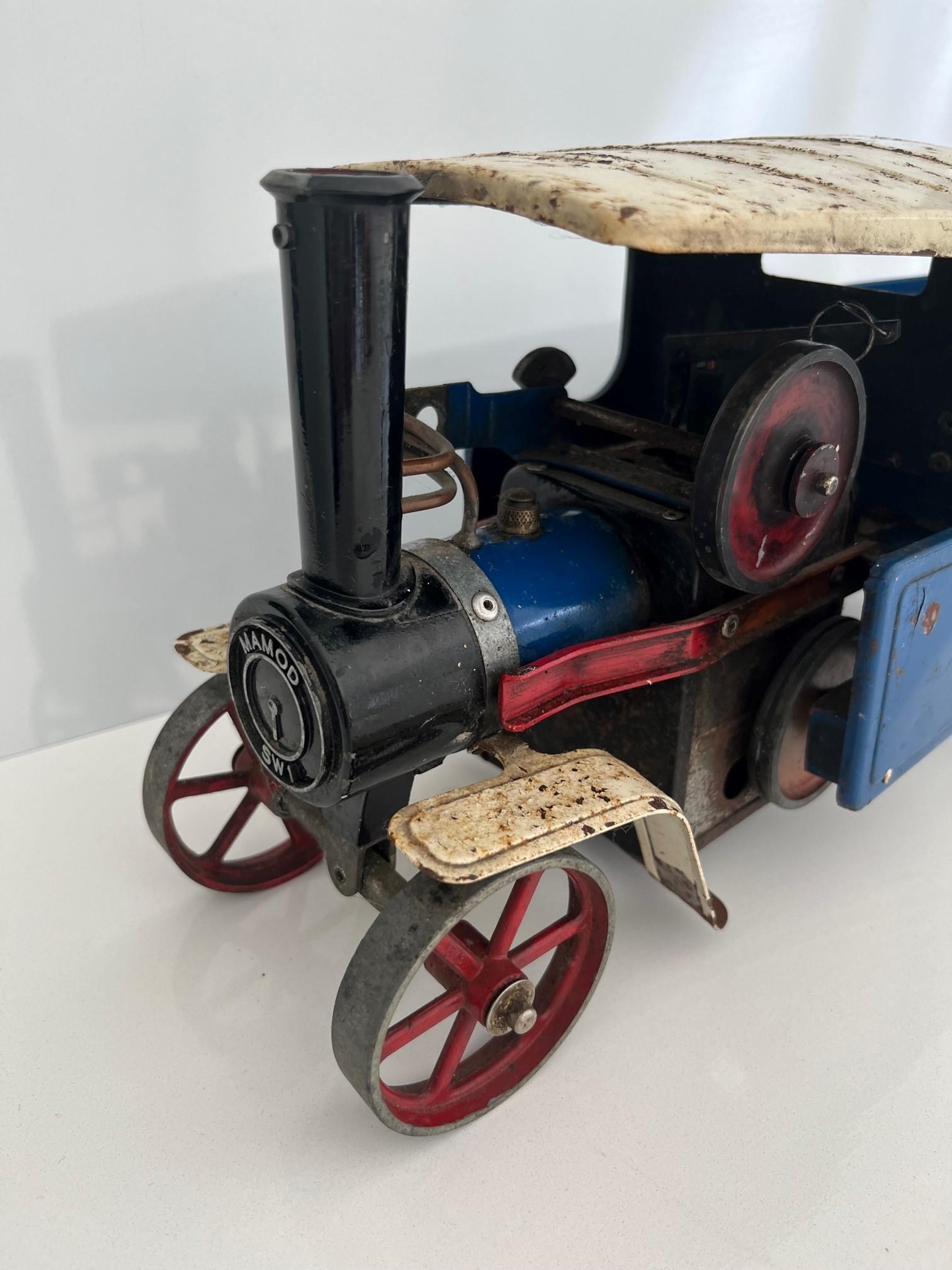 Large Steam Engine Model 'Mamod Steam Wagon' Decorative Shelf Art Vintage Toy In Fair Condition For Sale In Llanbrynmair, GB