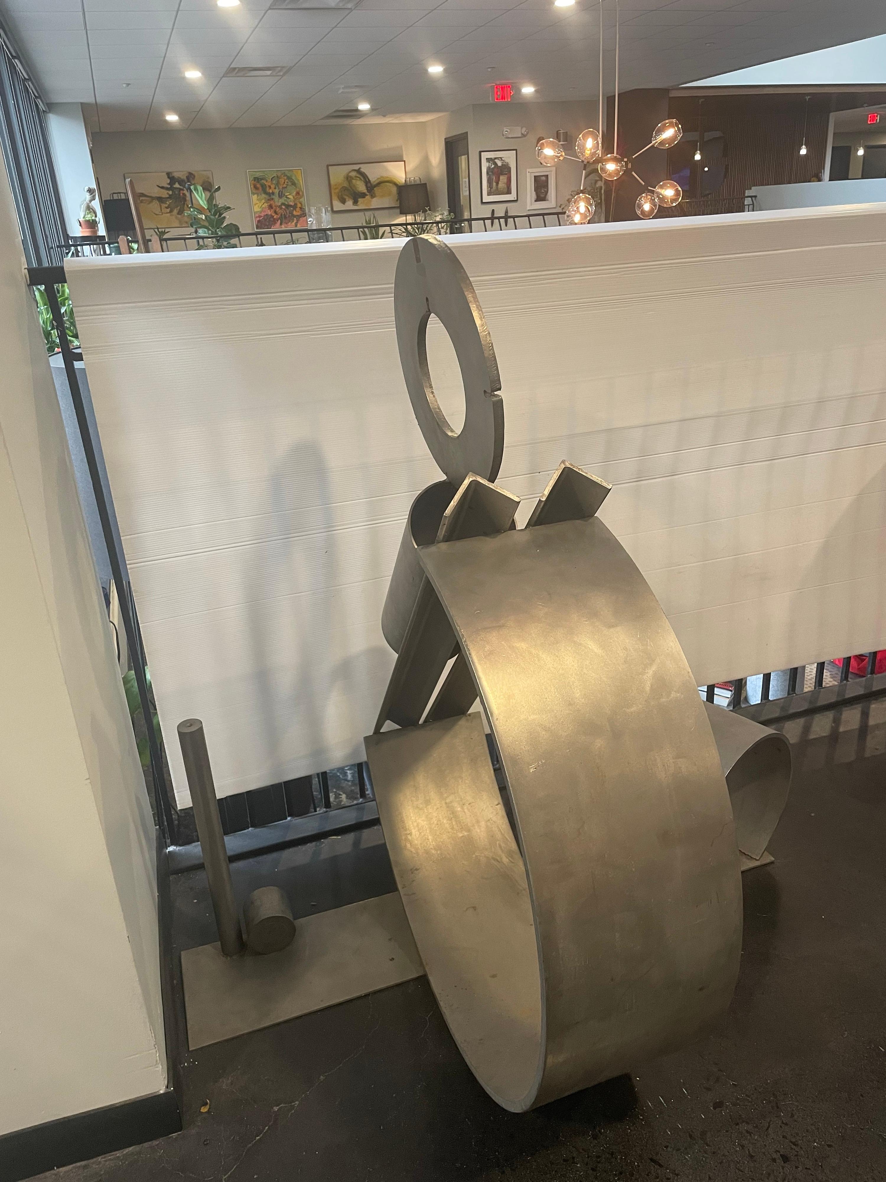 Large Steel Ampersand '&' Sculpture In Good Condition For Sale In Philadelphia, PA
