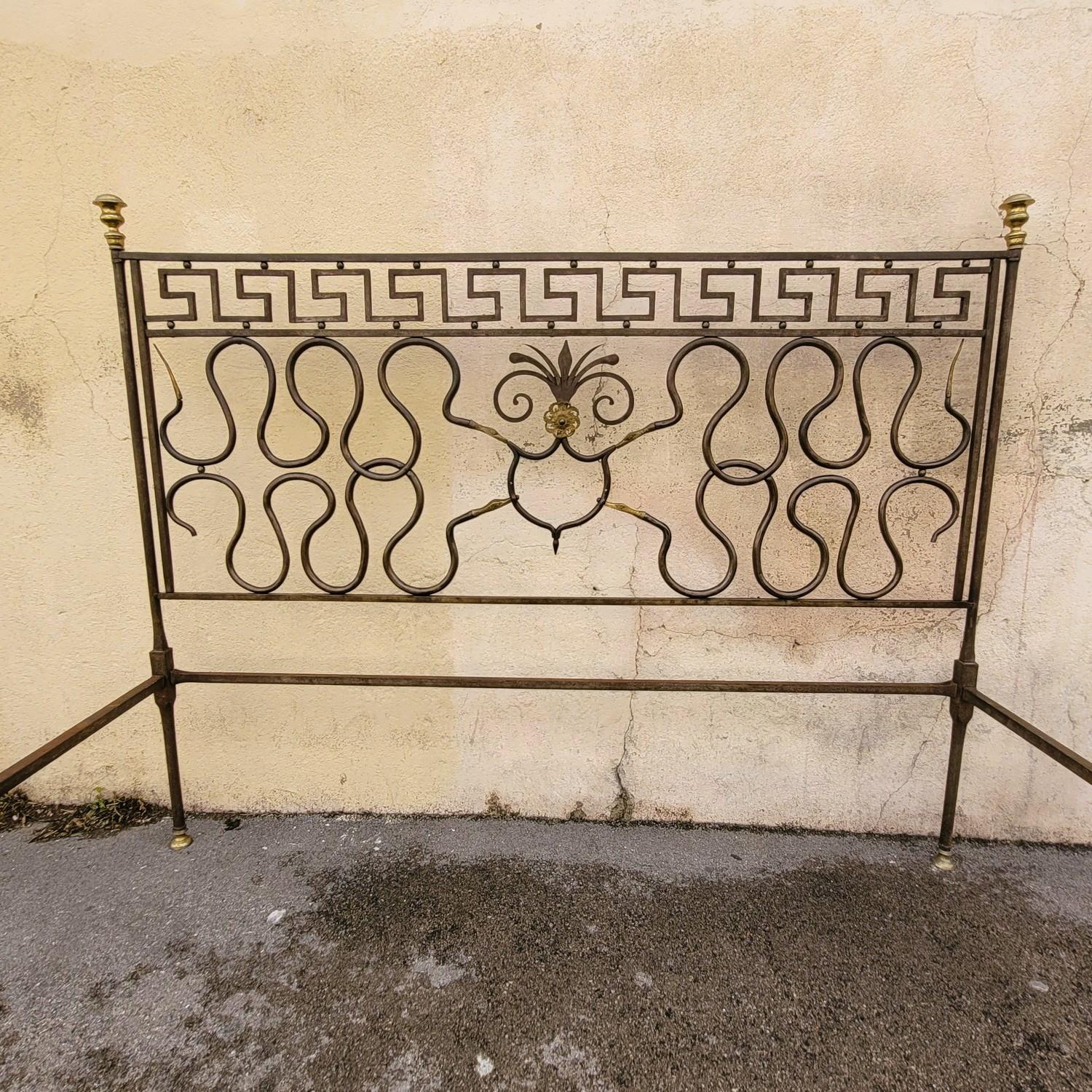 Large Steel Bed With Snakes, Early 19th Century In Good Condition In MARSEILLE, FR