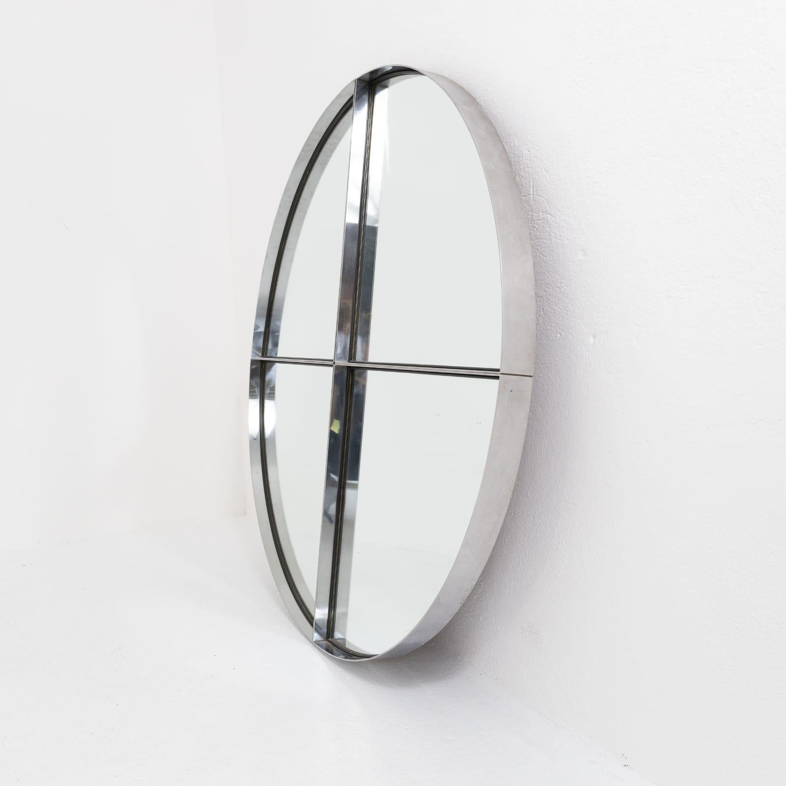 Large Steel Metal Round Mirror by Vittorio Introini for Saporiti. Italy, 1970s In Good Condition For Sale In SAINT-OUEN, FR