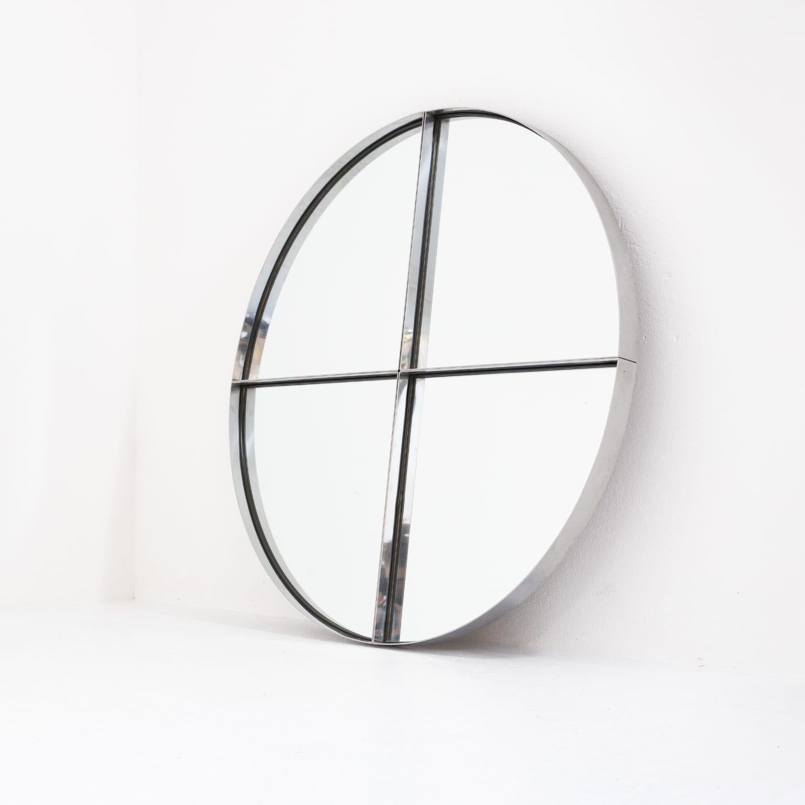 Large Steel Metal Round Mirror by Vittorio Introini for Saporiti. Italy, 1970s For Sale 1