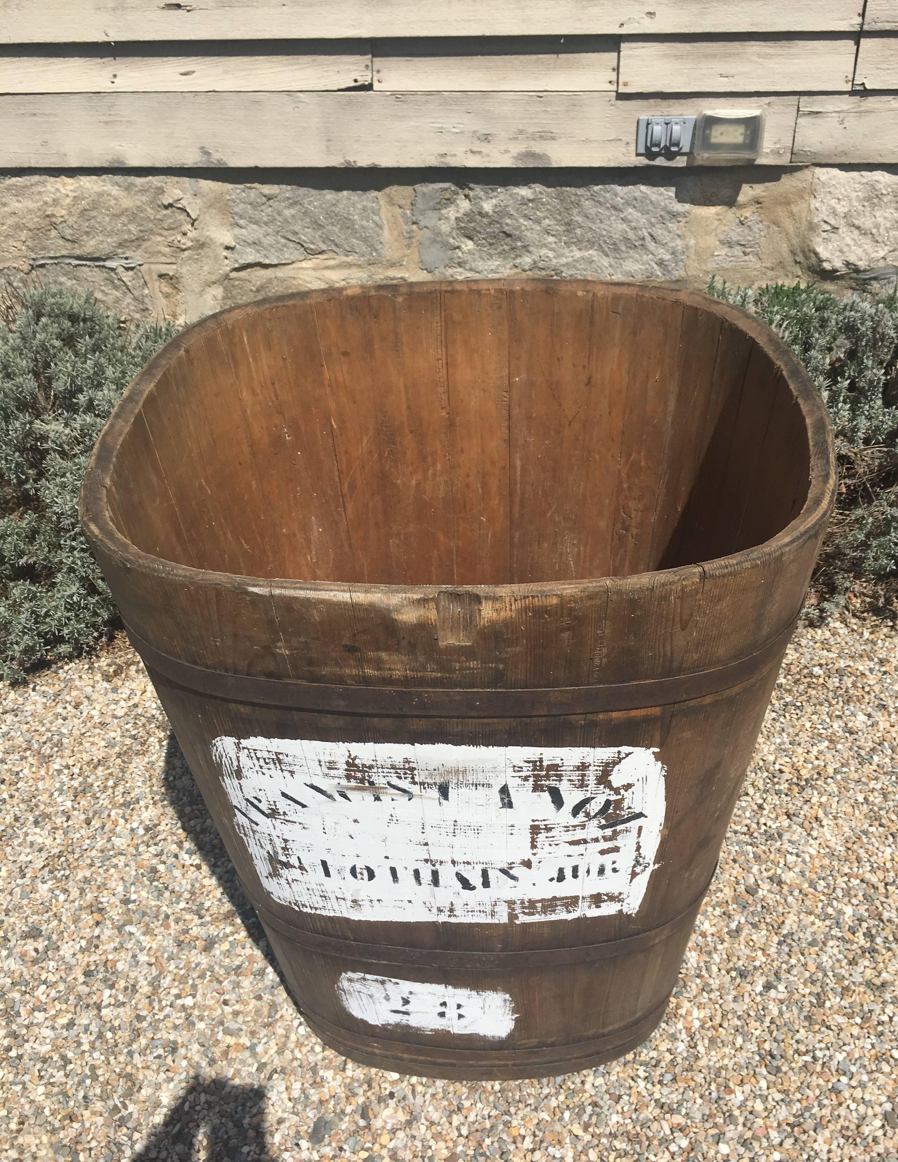 Large Stencilled Alsatian Wooden Master Grape Collection Tub Planter In Good Condition In Woodbury, CT