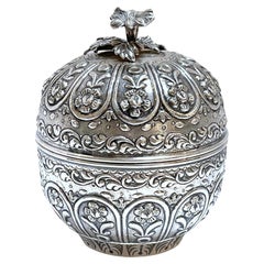 Gran Caja de Melón Repoussé de Sterling, Estilo de Buccellati