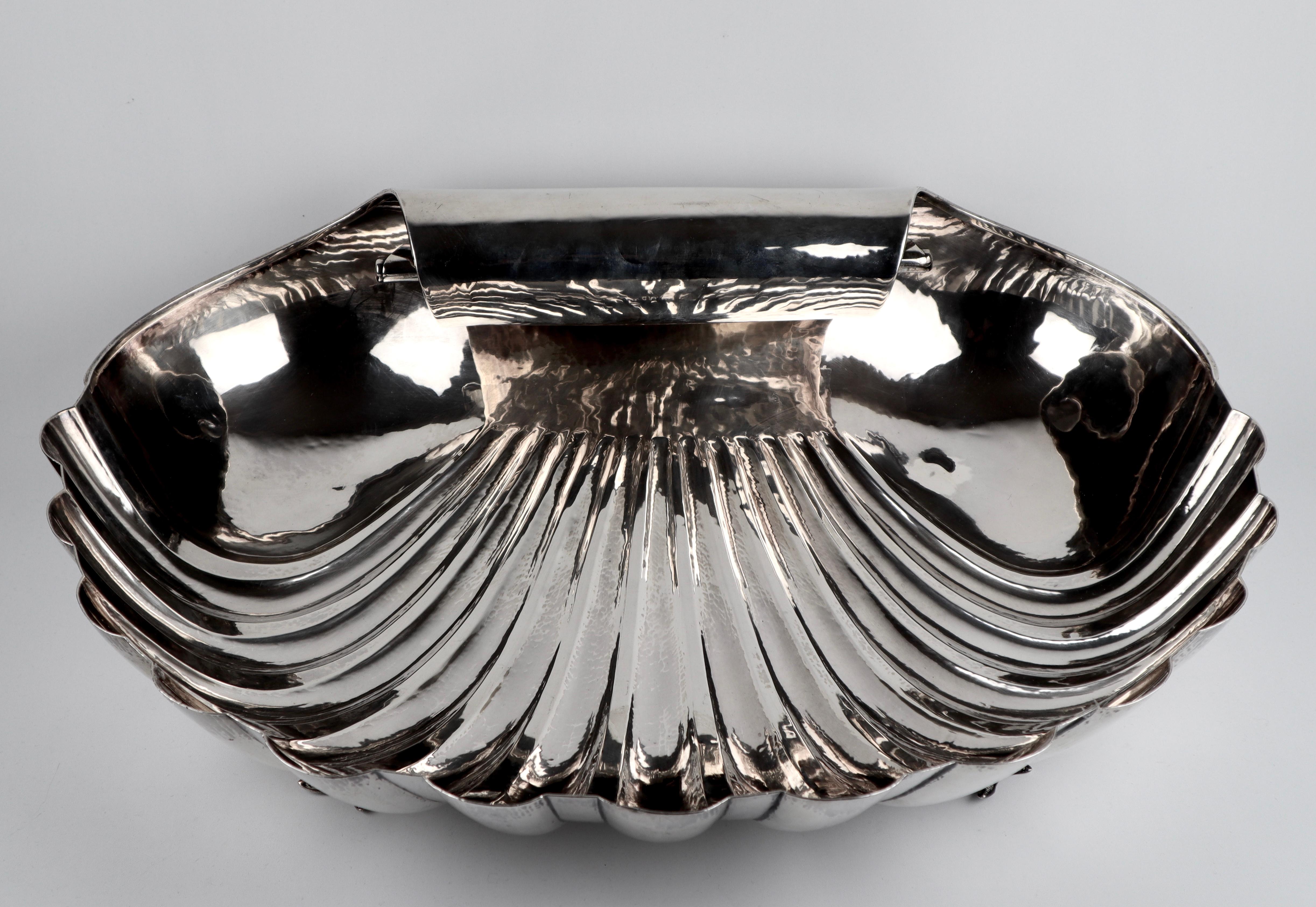 Large Sterling Silver Buccellati Italy Scallop Shell Centre Piece In Good Condition In London, GB