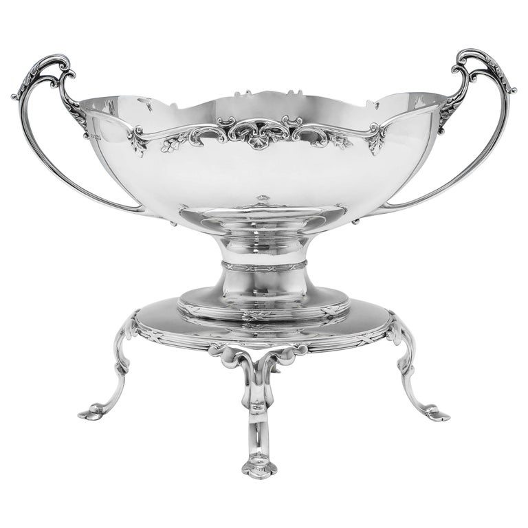 Large Sterling Silver Centrepiece Bowl Hallmarked in 1927 For Sale