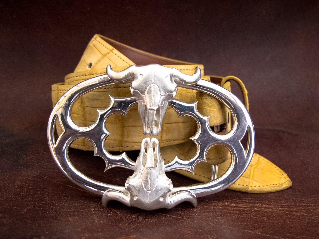 Large Sterling Silver Double Bison Skull Montana Belt Buckle by Ellie Thompson
Limited to an edition of just 25 buckles, each sterling silver buckle is signed and numbered. Each skull is fully featured and connected to the base. Hinged loop holds up