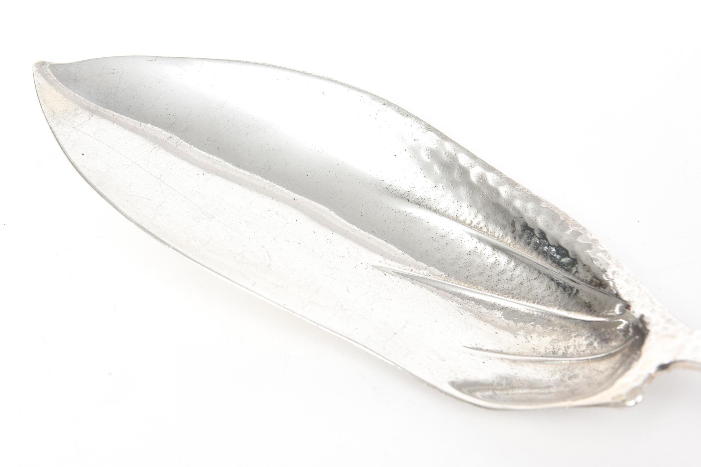 Cast Large Sterling Silver Fish Server Serving Knife with Applied Crabs For Sale
