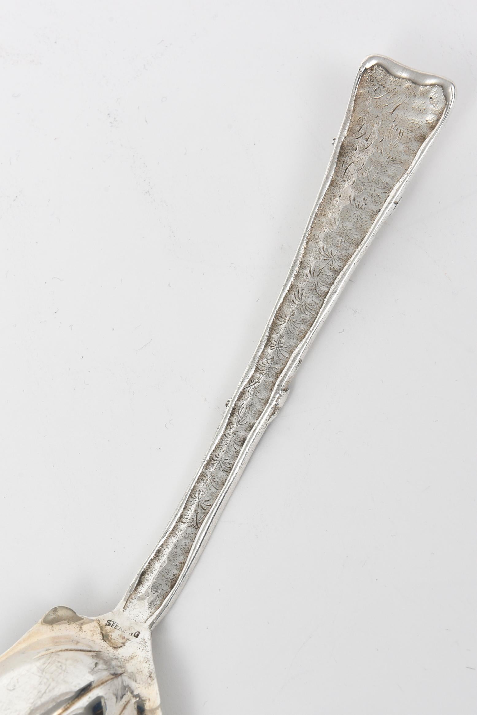 20th Century Large Sterling Silver Fish Server Serving Knife with Applied Crabs For Sale