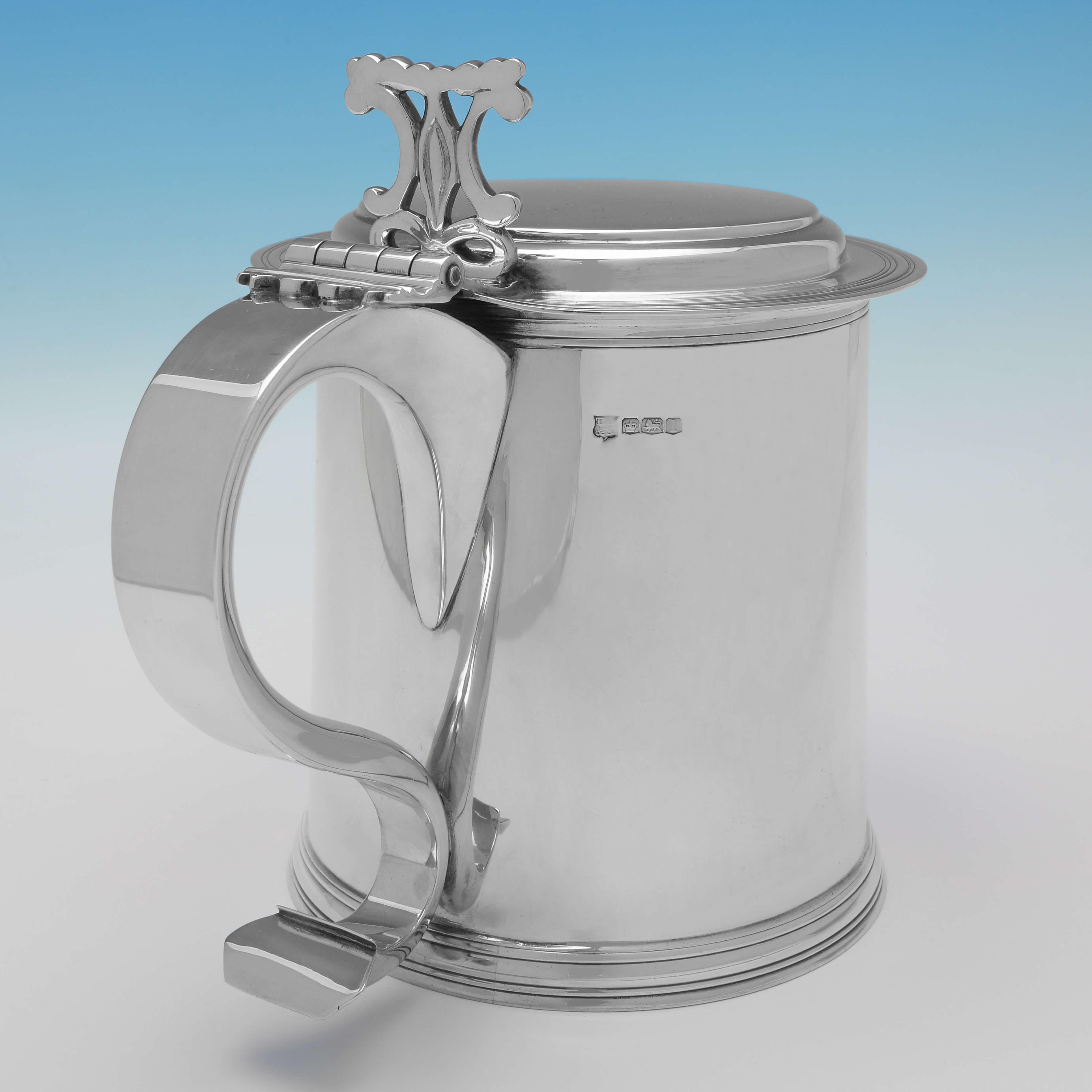 English Large Sterling Silver Flat Top Tankard, Sheffield 1928, T. Bradbury & Sons For Sale