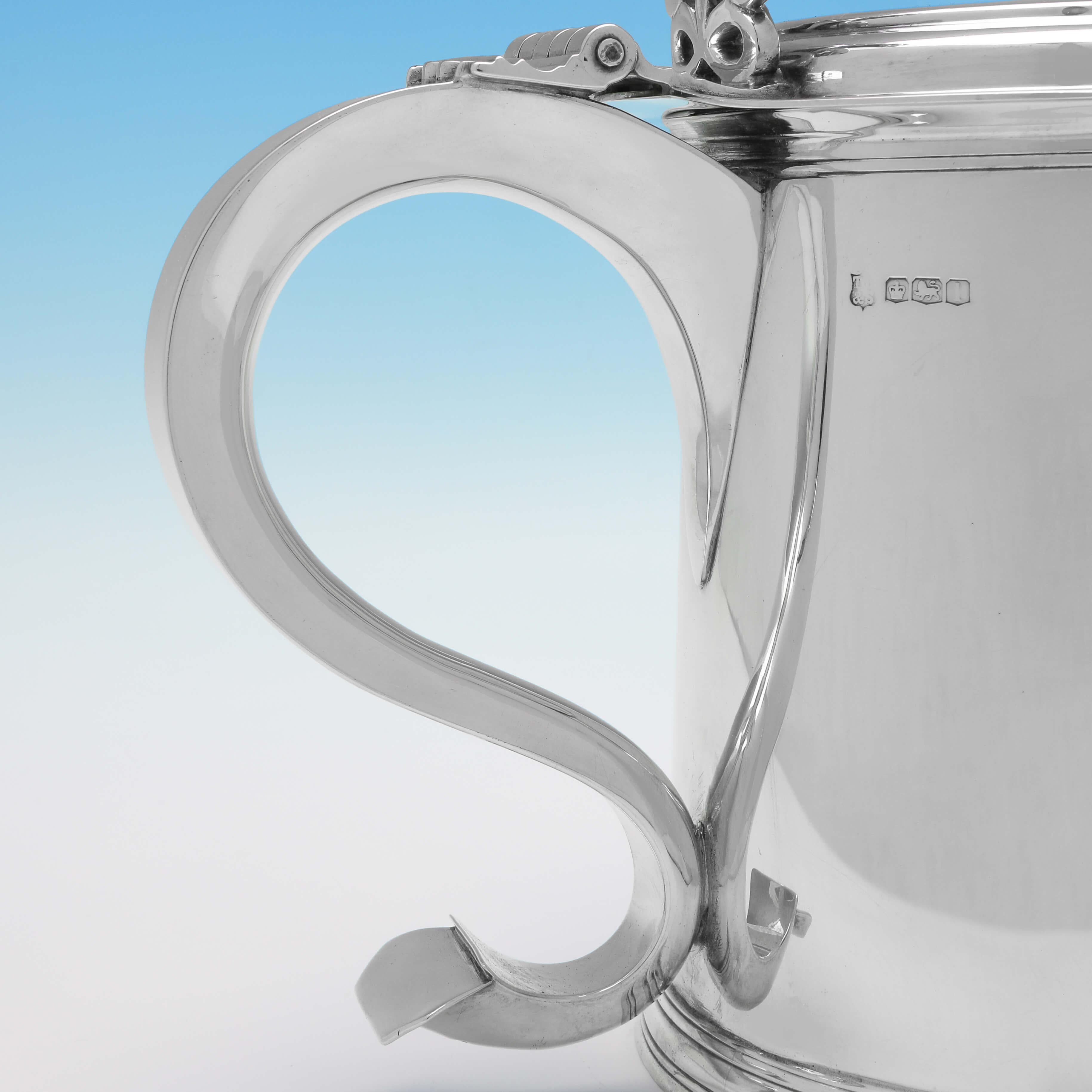 Large Sterling Silver Flat Top Tankard, Sheffield 1928, T. Bradbury & Sons For Sale 1