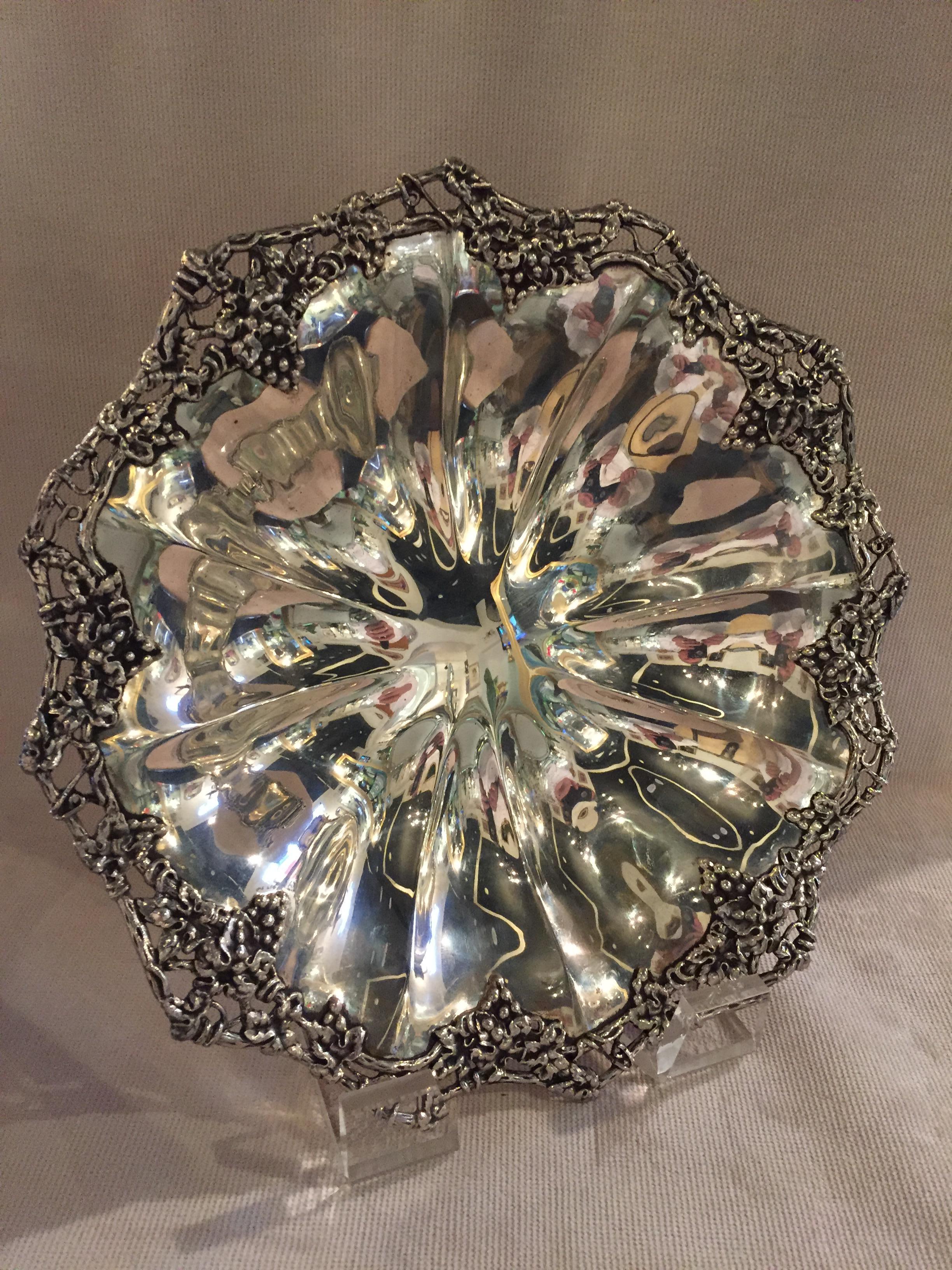 Art Nouveau Large Sterling Silver Grape Bowl Vine Design Border “E Jaccard” For Sale