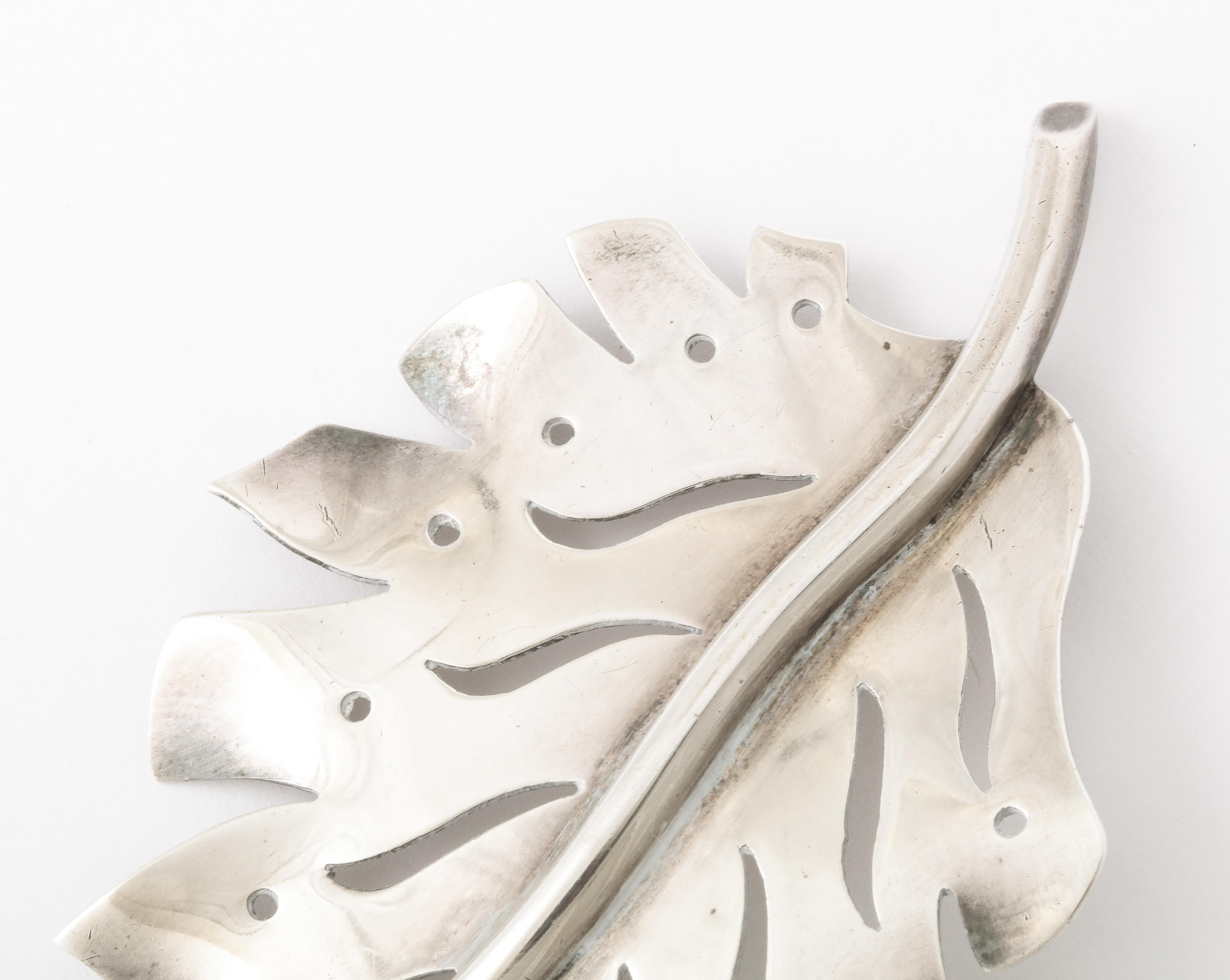 Large Sterling Silver Leaf Brooch c. 1940 For Sale 2
