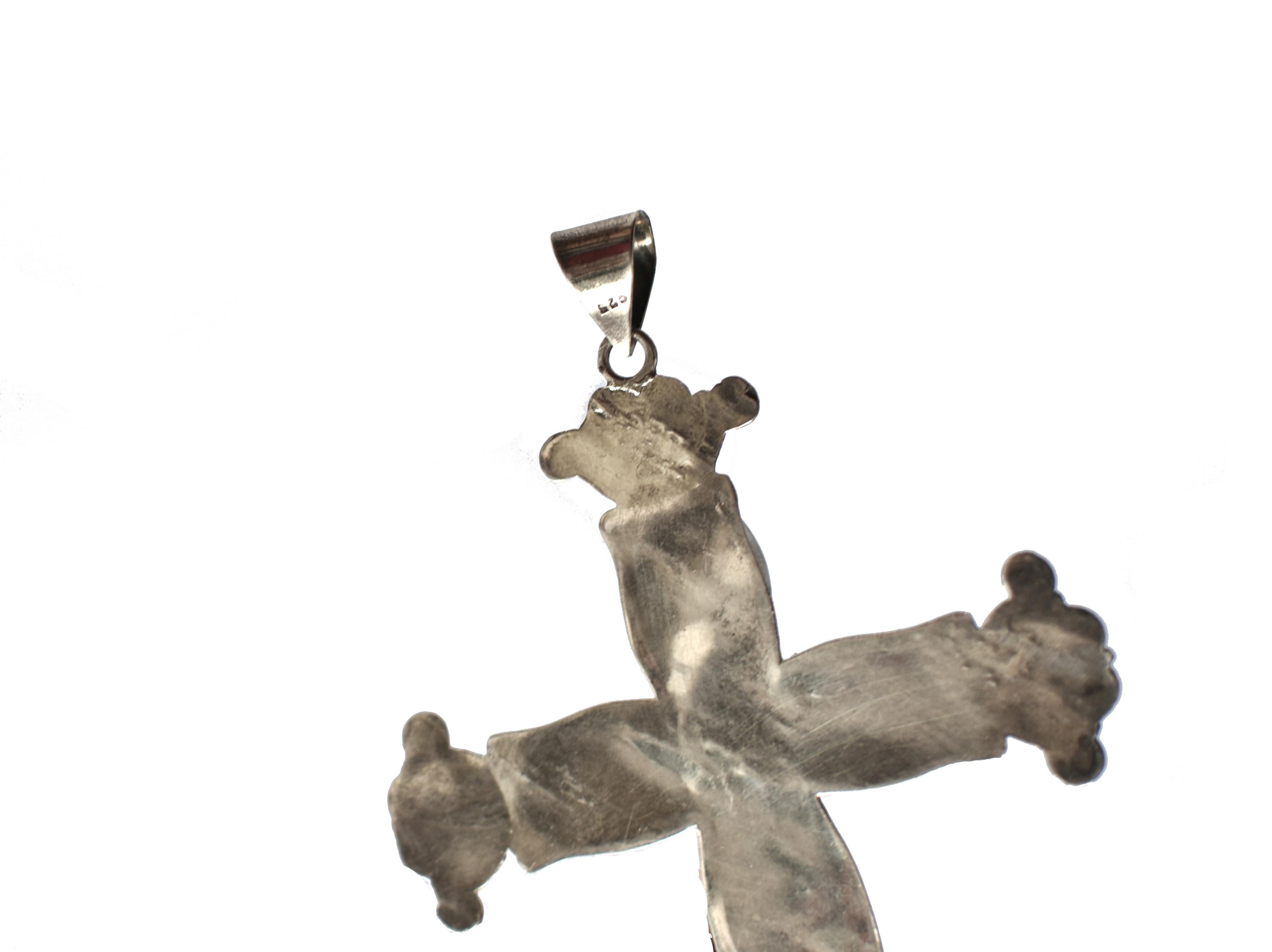 Colgante grande en forma de cruz de zafiro natural de plata de ley 40 quilates en venta 1