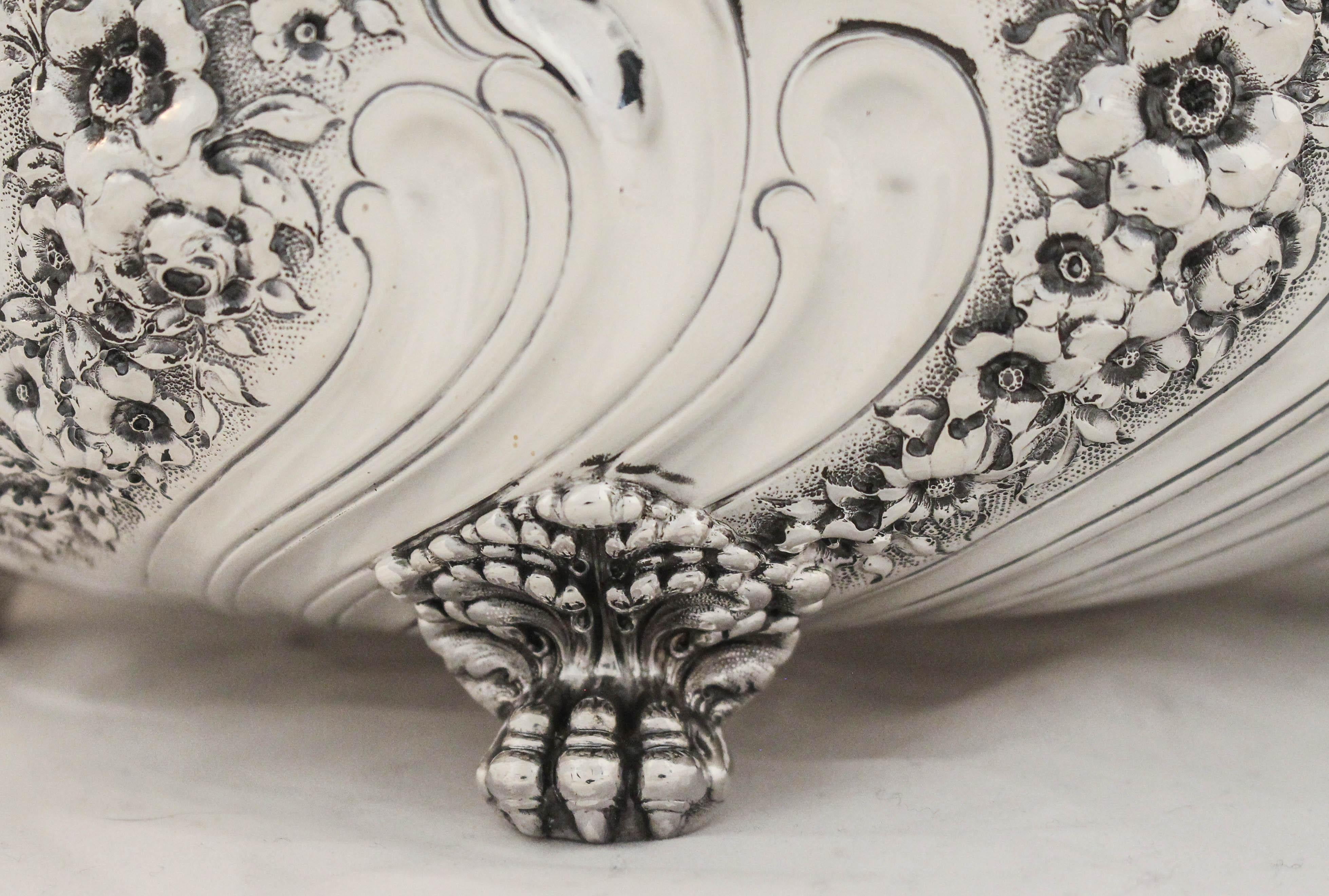 Gran cuenco Tiffany de plata de ley Estadounidense en venta