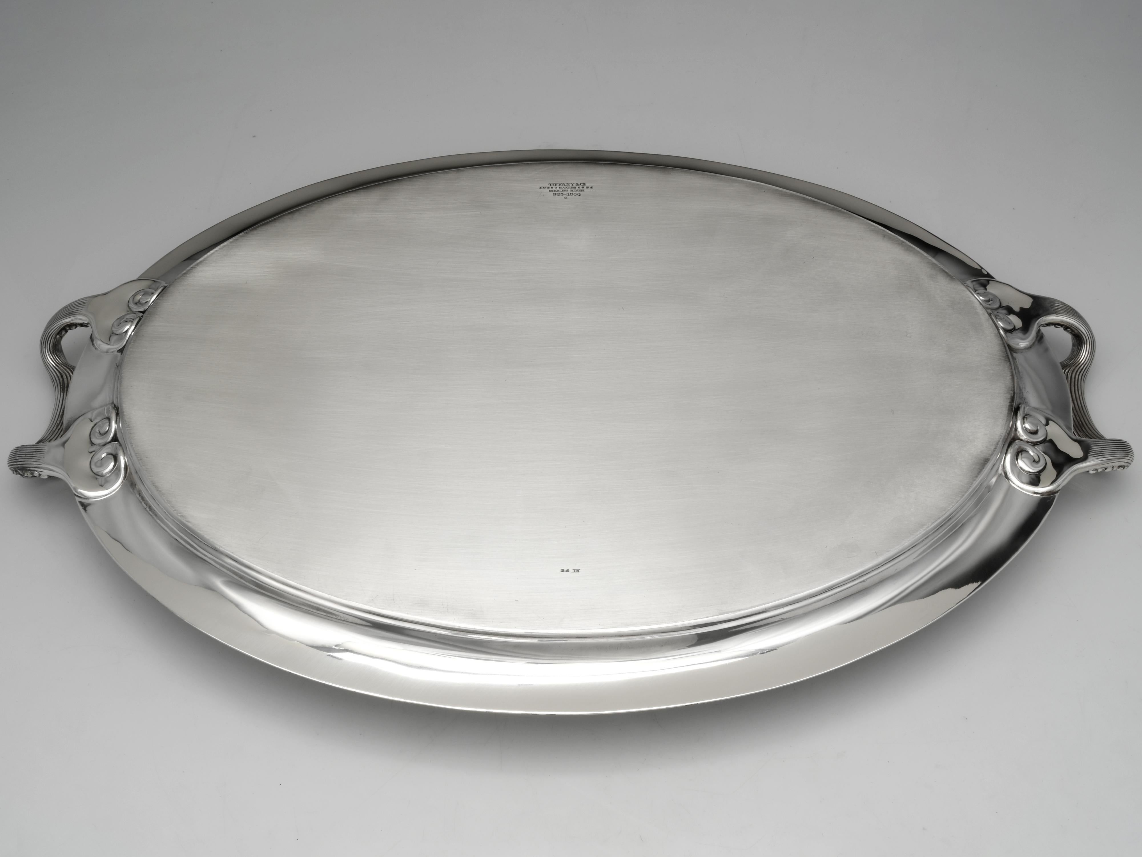 Großes Sterling-Kellnertablett 5362 von Tiffany & Co. im Angebot 1