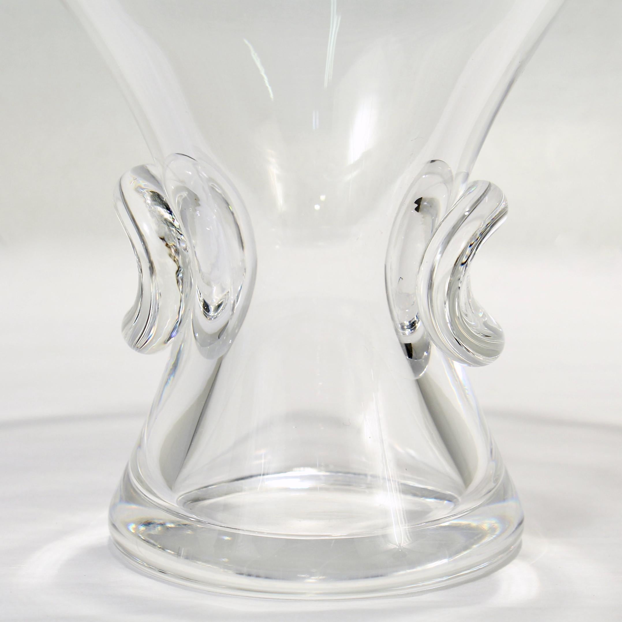 Grand vase en verre d'art Steuben en forme de trompette modèle n° 7985 en vente 1