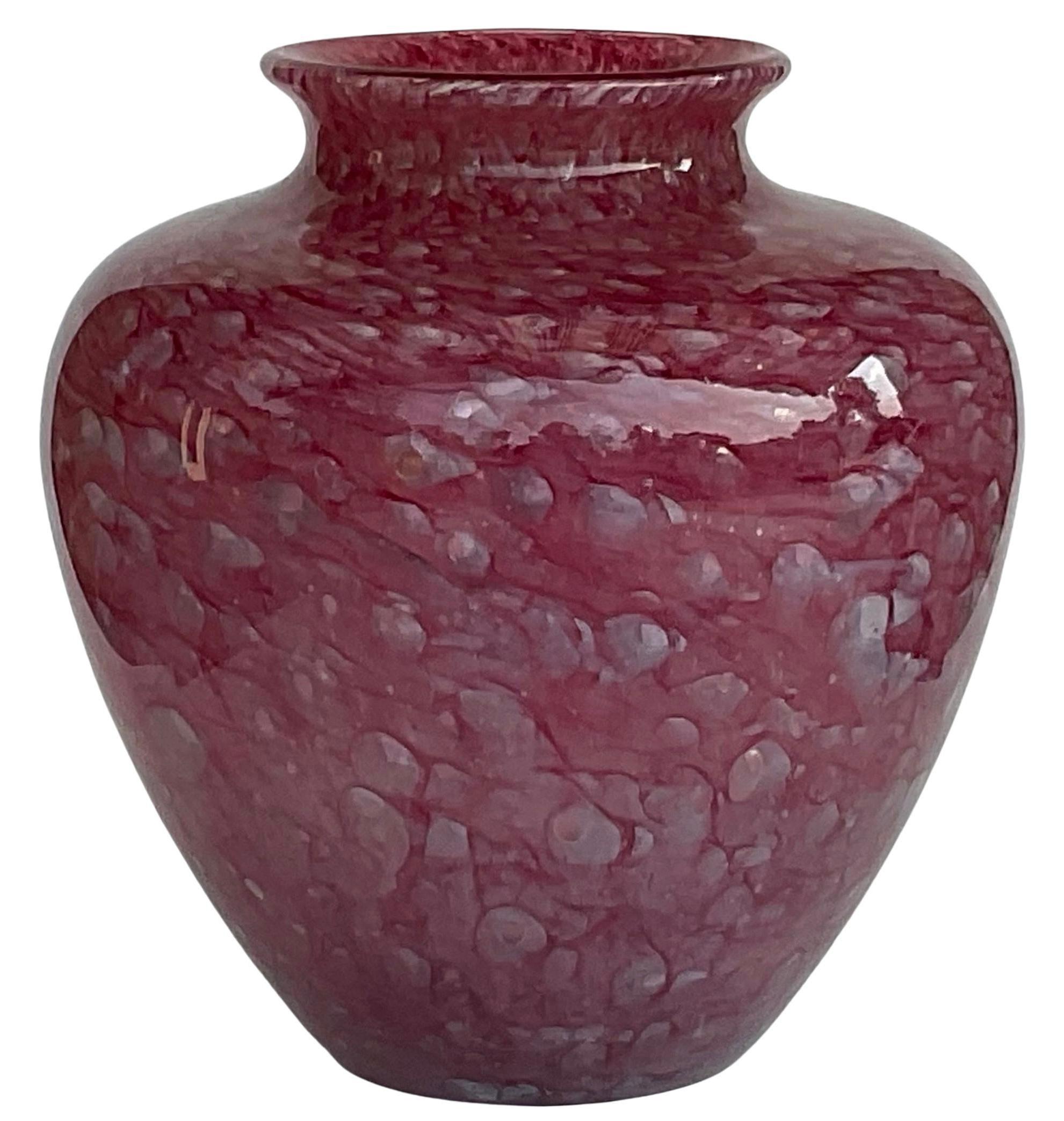 Début du 20ème siècle GRAND Vase Cluthra en verre d'art de Steuben Glass Circa 1920 Signé en Script 