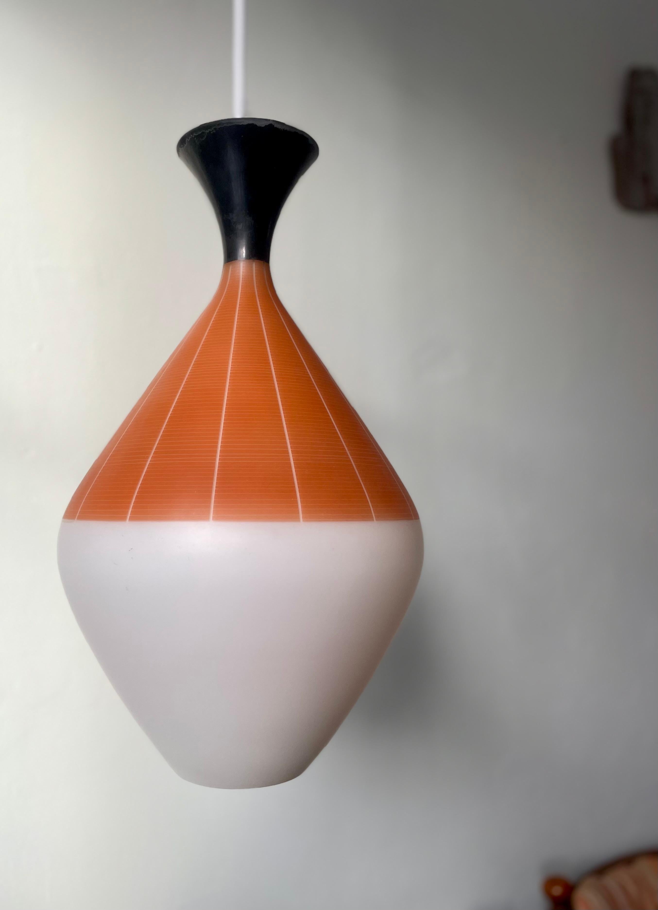 Mid-Century Modern Large Stilnovo Style Orange White Black Glass Pendant, 1950s en vente