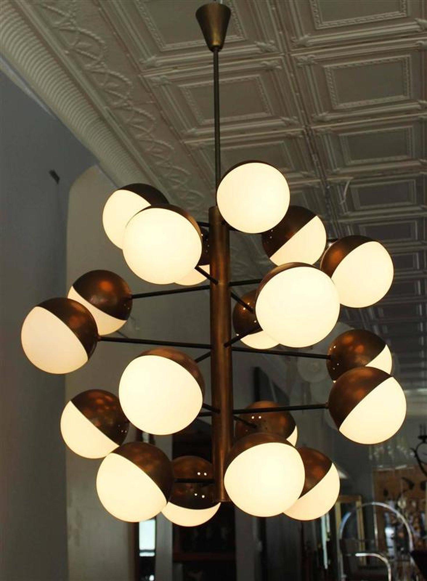 Mid-20th Century Large Stilnovo Chandelier Model 1126 For Sale