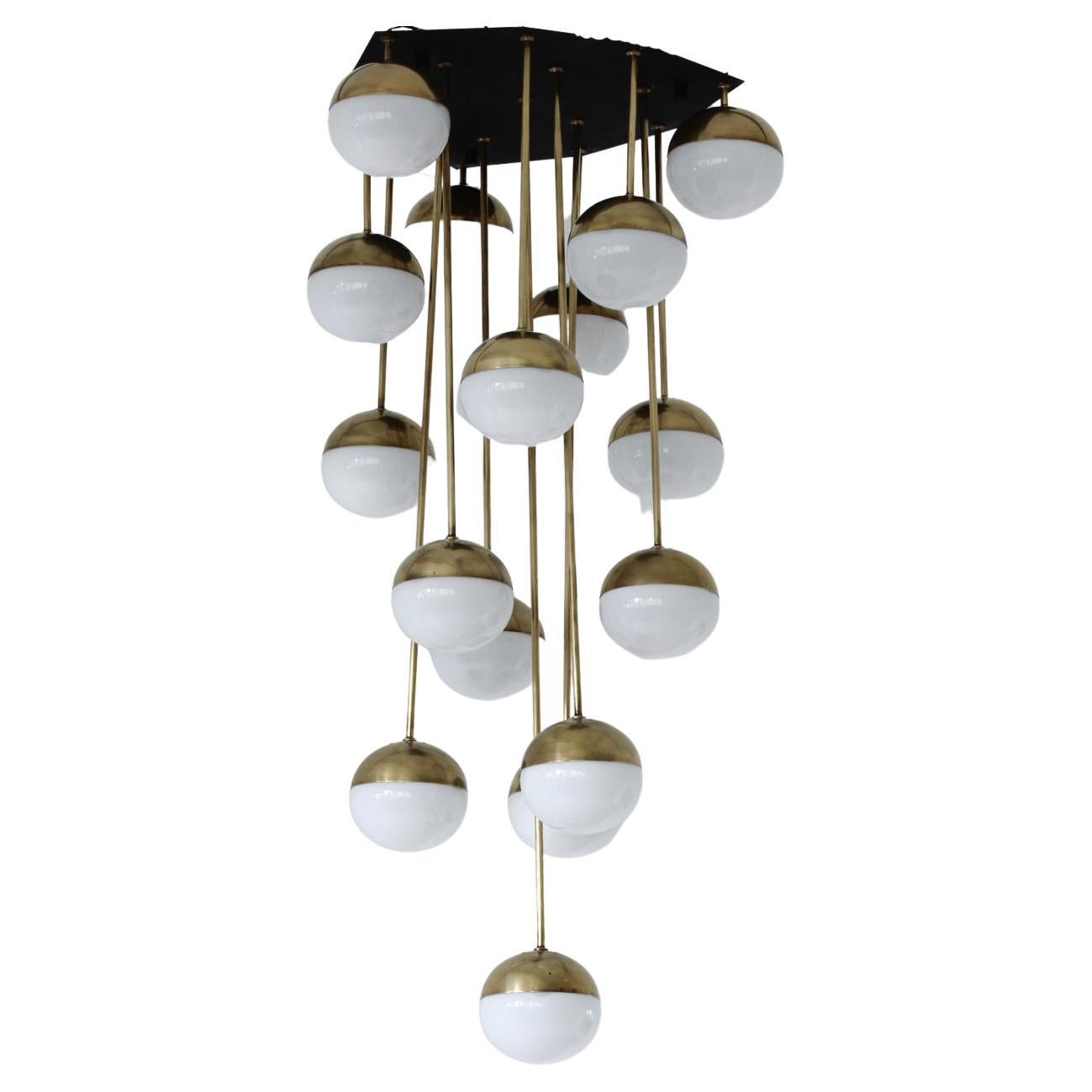 Large Stilnovo Chandelier with 18-Light and Opaline Glasses For Sale
