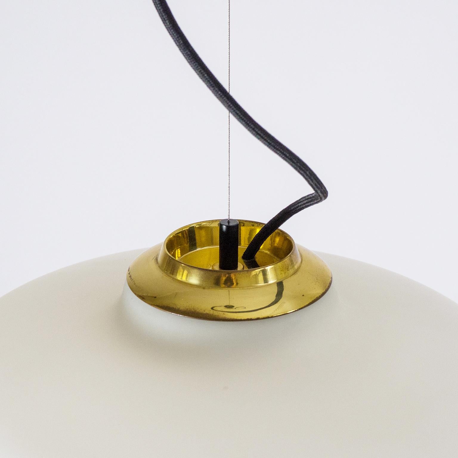 Large Stilnovo Satin Glass Pendant Chandelier, circa 1964 5