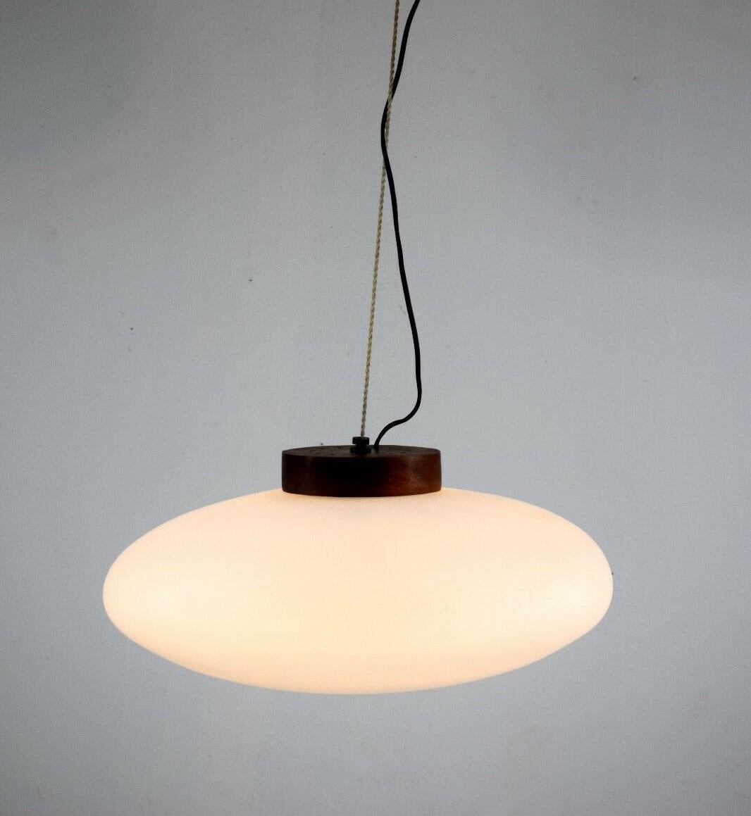 Large Stilnovo Pendant Brushed Satin Glass Diffuser and Wood, Italy, 1950s In Good Condition For Sale In Frankfurt am Main, DE