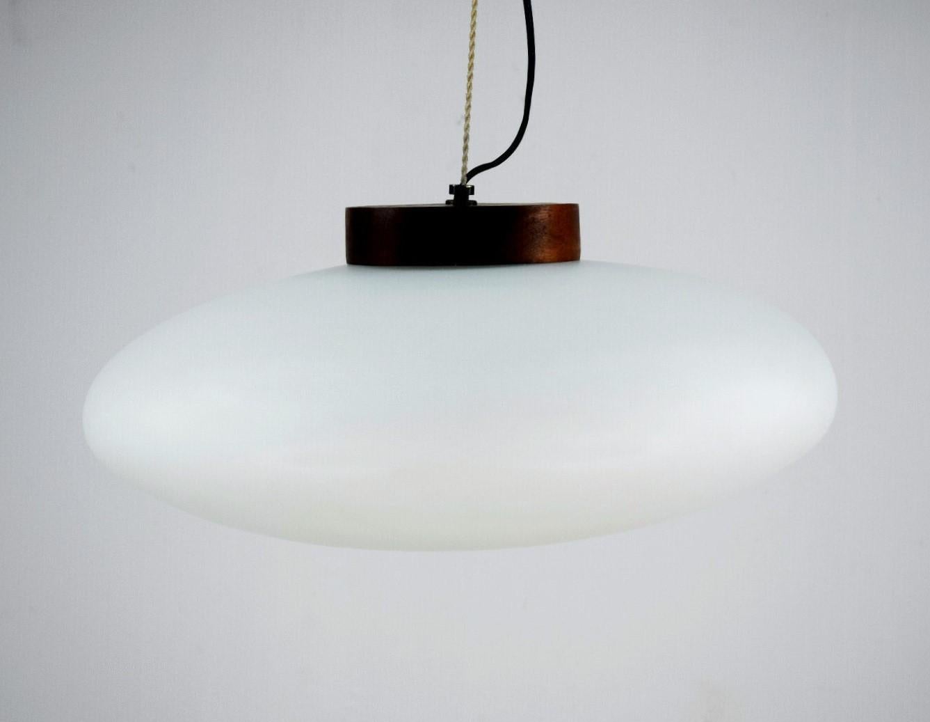 20th Century Large Stilnovo Pendant Brushed Satin Glass Diffuser and Wood, Italy, 1950s For Sale