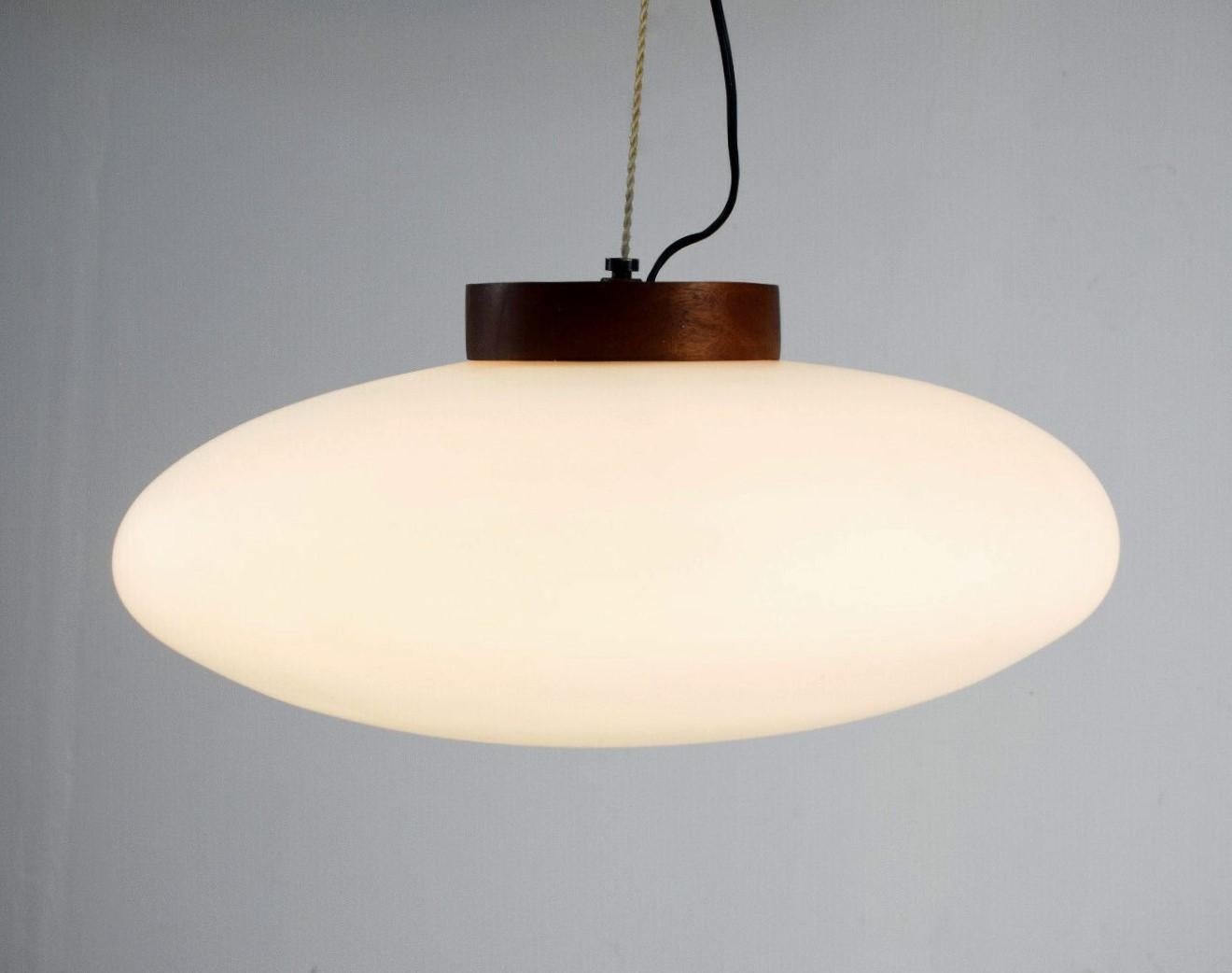 Large Stilnovo Pendant Brushed Satin Glass Diffuser and Wood, Italy, 1950s For Sale 1