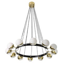 Grande lampadario italiano in stile Stilnovo a 12 luci, in ottone e vetro